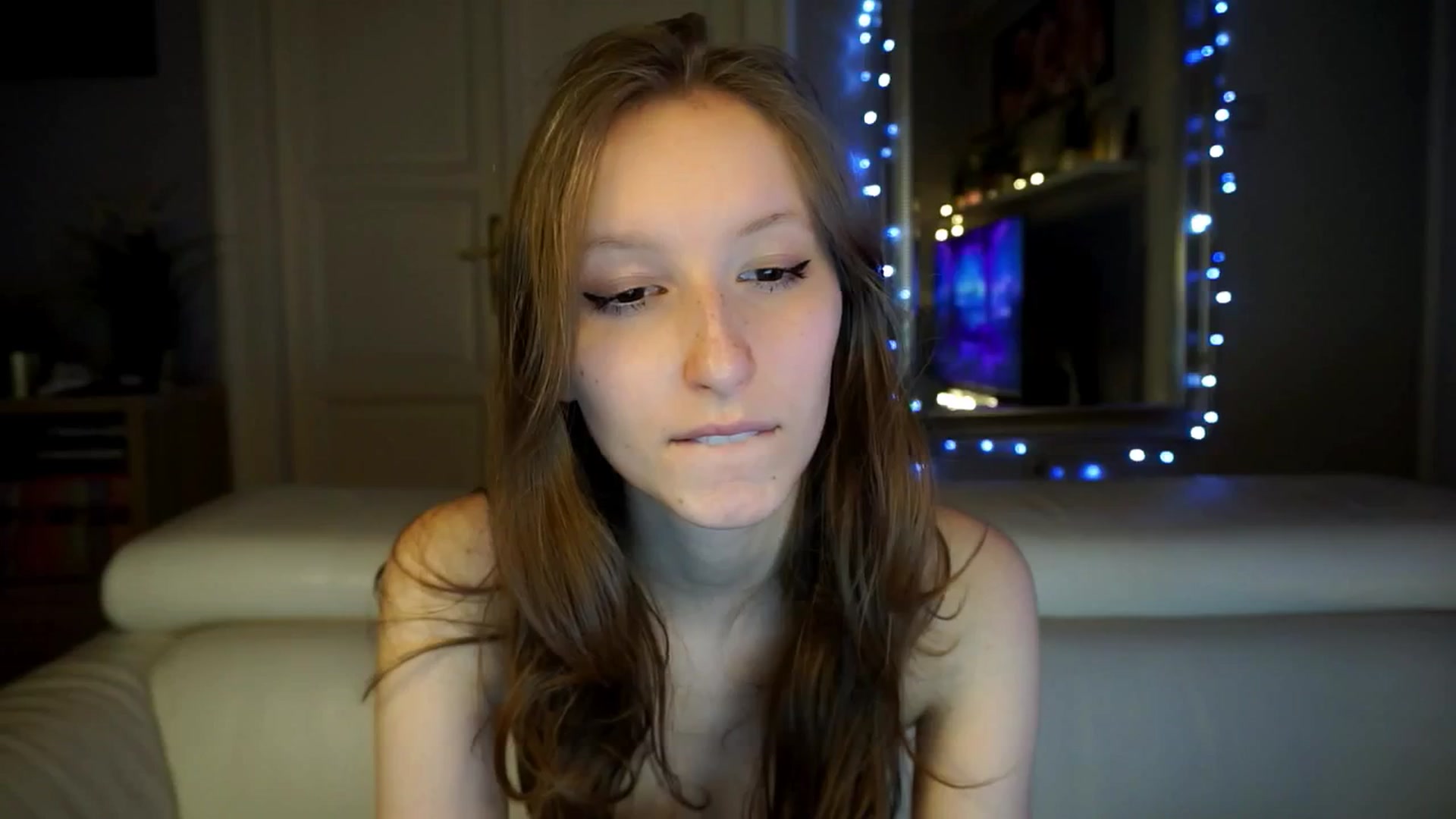 Gallery image thumbnail from Sw33t_g1rl's myfreecams stream on, 03/12/2026, 16:32 image 7 of 20