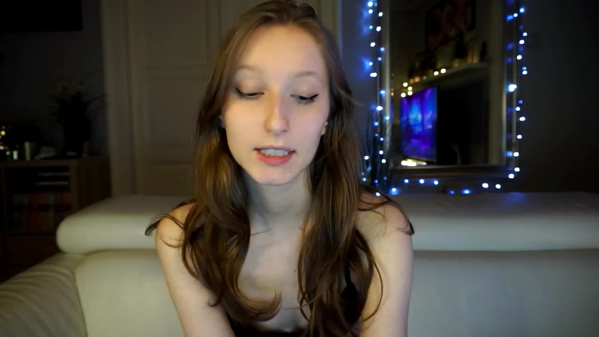 Gallery image thumbnail from Sw33t_g1rl's myfreecams stream on, 03/12/2026, 16:32 image 17 of 20