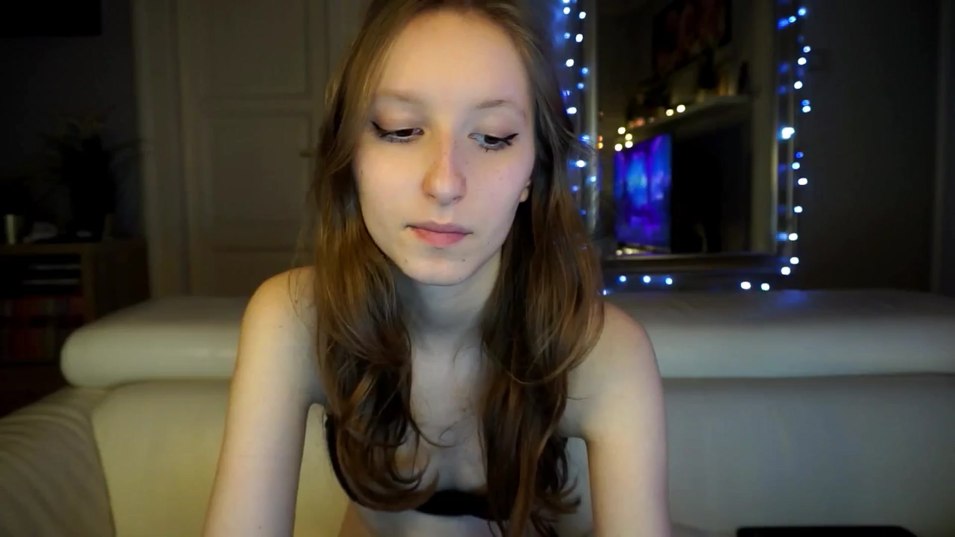 Gallery image thumbnail from Sw33t_g1rl's myfreecams stream on, 03/12/2026, 16:32 image 14 of 20