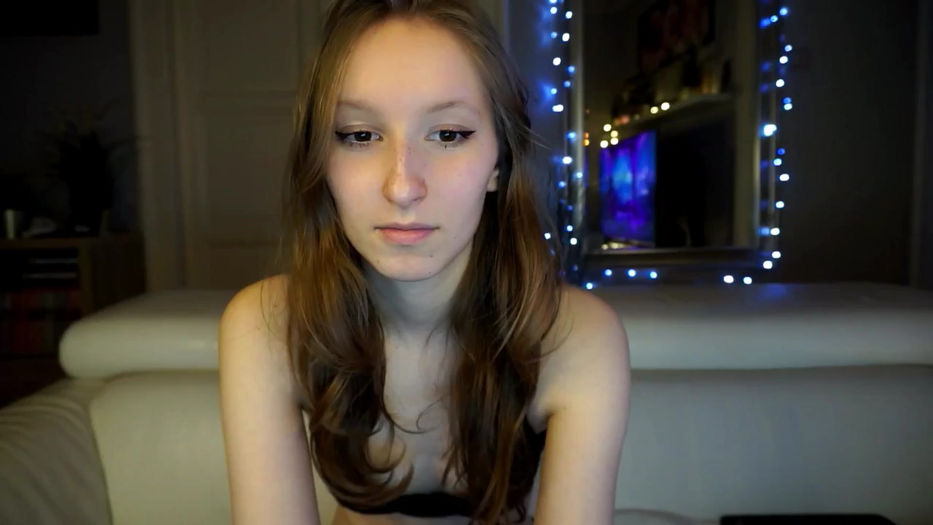 Gallery image thumbnail from Sw33t_g1rl's myfreecams stream on, 03/12/2026, 16:32 image 16 of 20