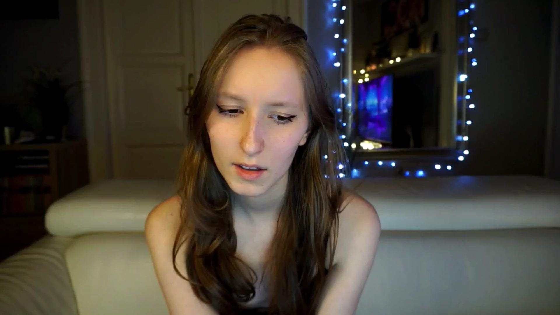 Gallery image thumbnail from Sw33t_g1rl's myfreecams stream on, 03/12/2026, 18:40 image 17 of 20
