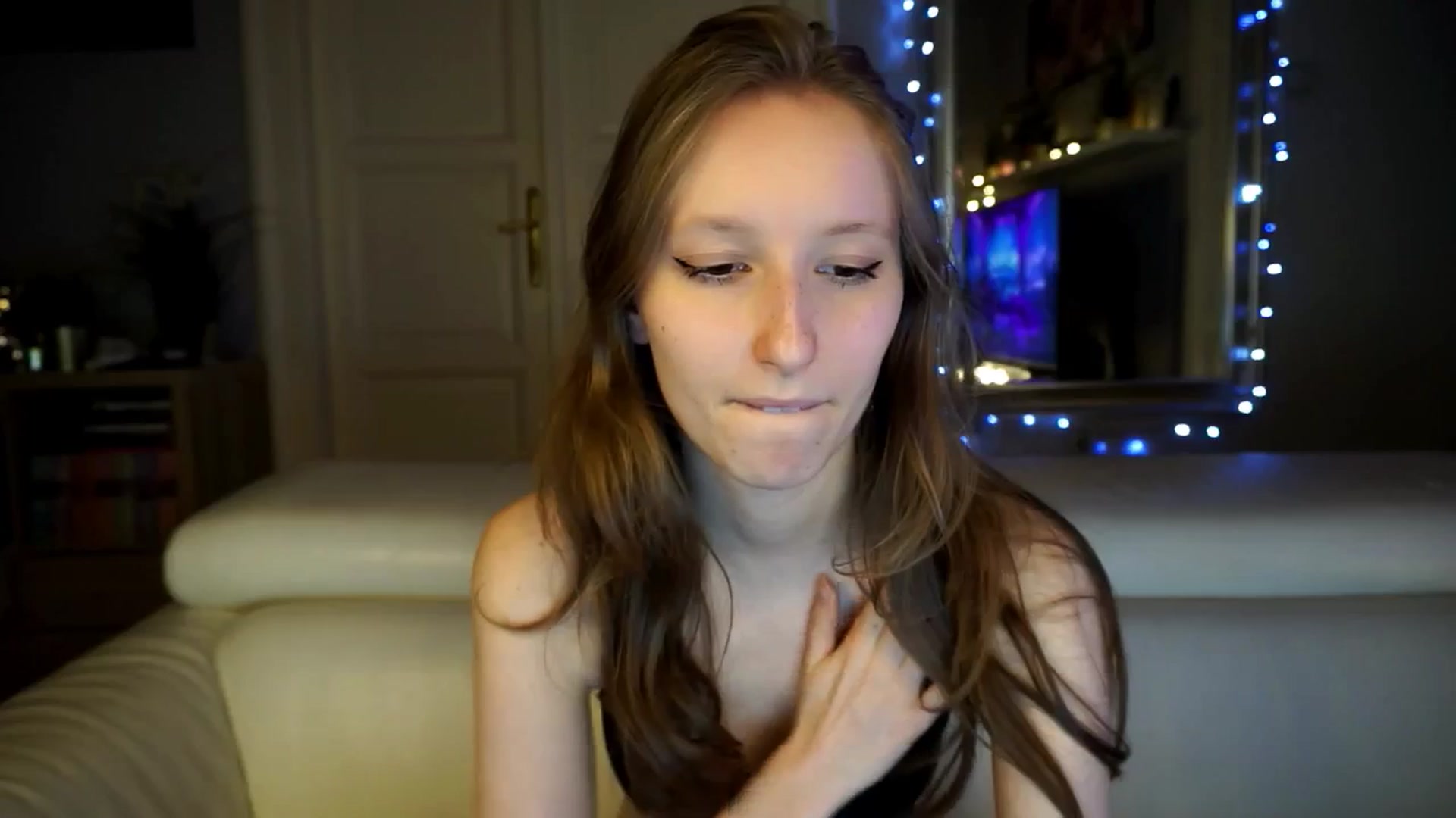 Gallery image thumbnail from Sw33t_g1rl's myfreecams stream on, 03/12/2026, 18:40 image 2 of 20