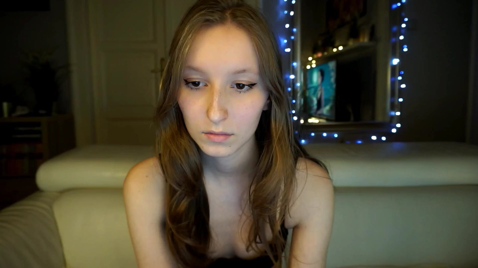 Gallery image thumbnail from Sw33t_g1rl's myfreecams stream on, 03/12/2026, 19:38 image 18 of 20