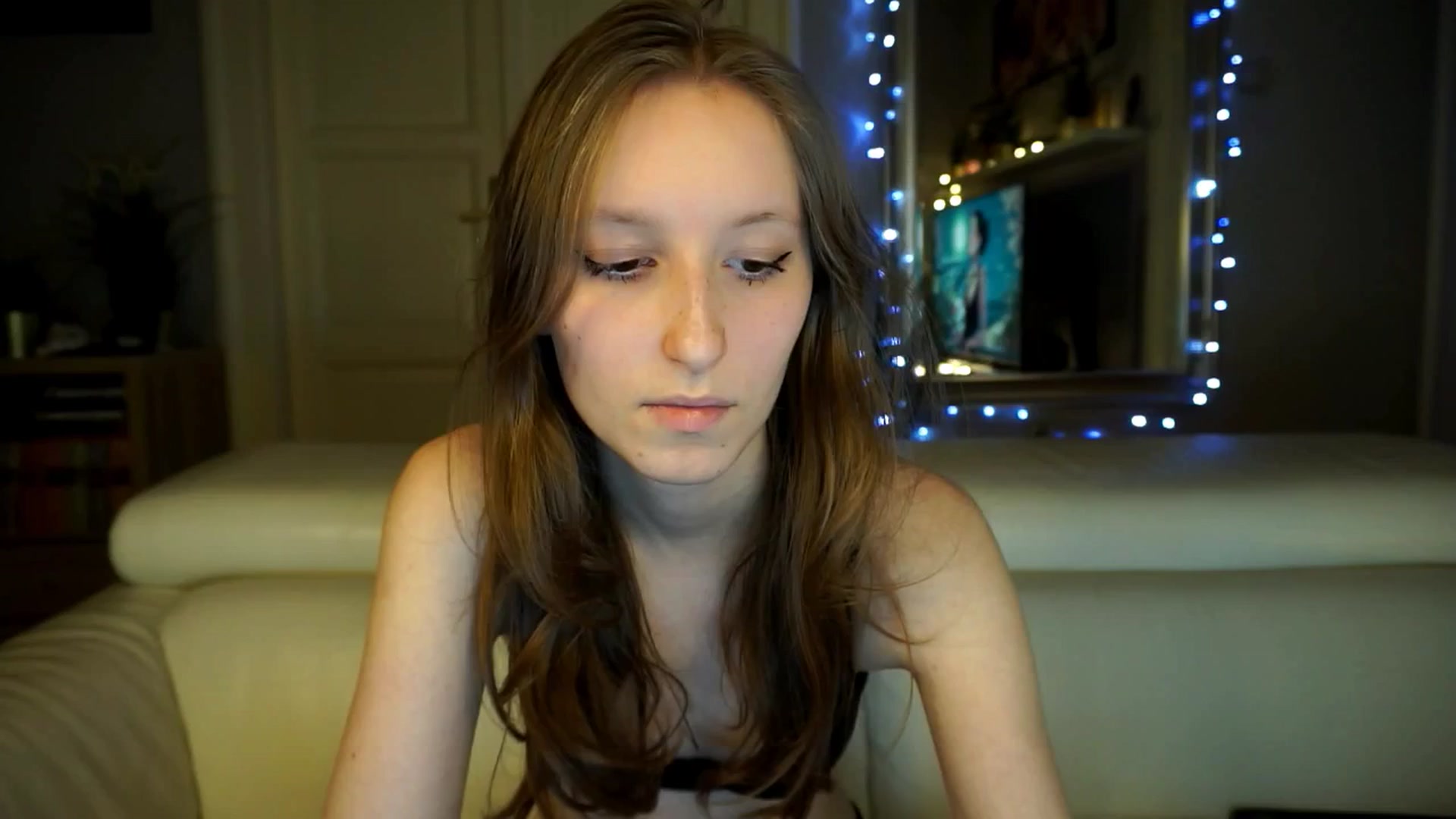 Gallery image thumbnail from Sw33t_g1rl's myfreecams stream on, 03/12/2026, 19:38 image 14 of 20