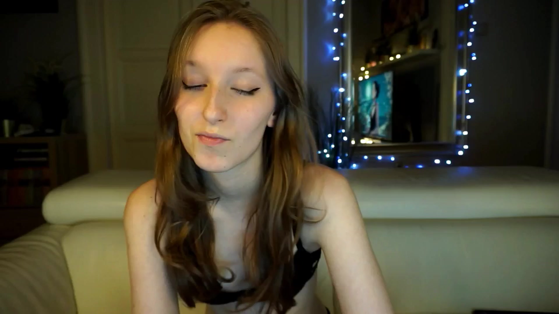 Gallery image thumbnail from Sw33t_g1rl's myfreecams stream on, 03/12/2026, 19:38 image 12 of 20