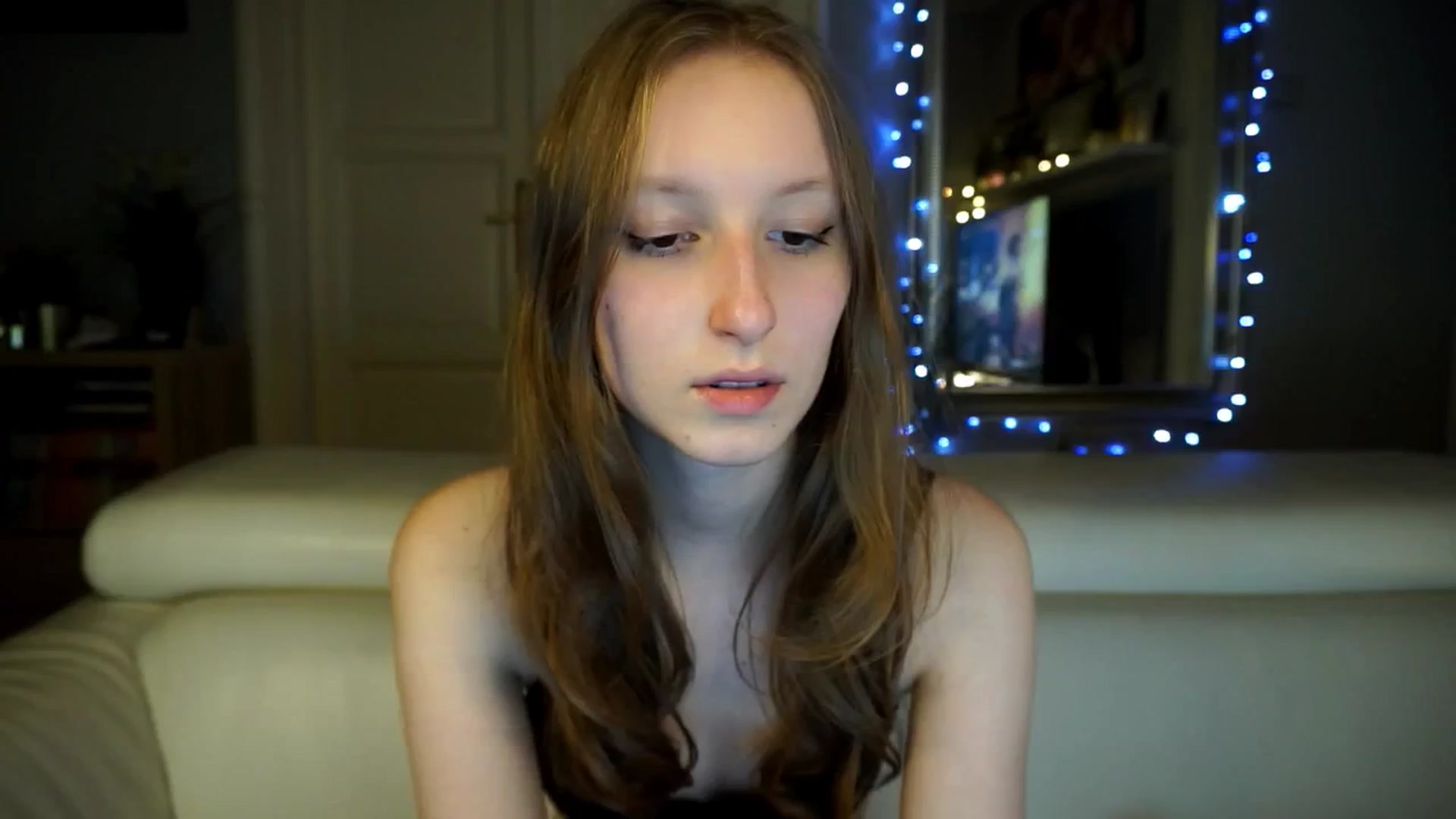 Gallery image thumbnail from Sw33t_g1rl's myfreecams stream on, 03/13/2026, 20:11 image 16 of 20