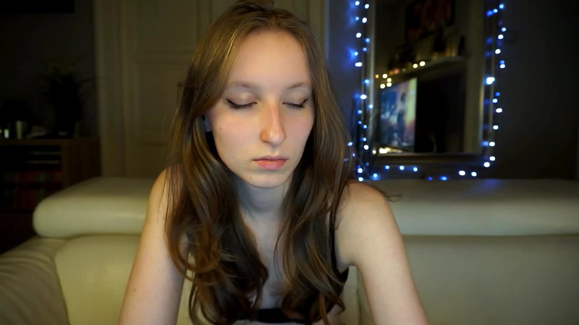 Gallery image thumbnail from Sw33t_g1rl's myfreecams stream on, 03/13/2026, 20:11 image 17 of 20