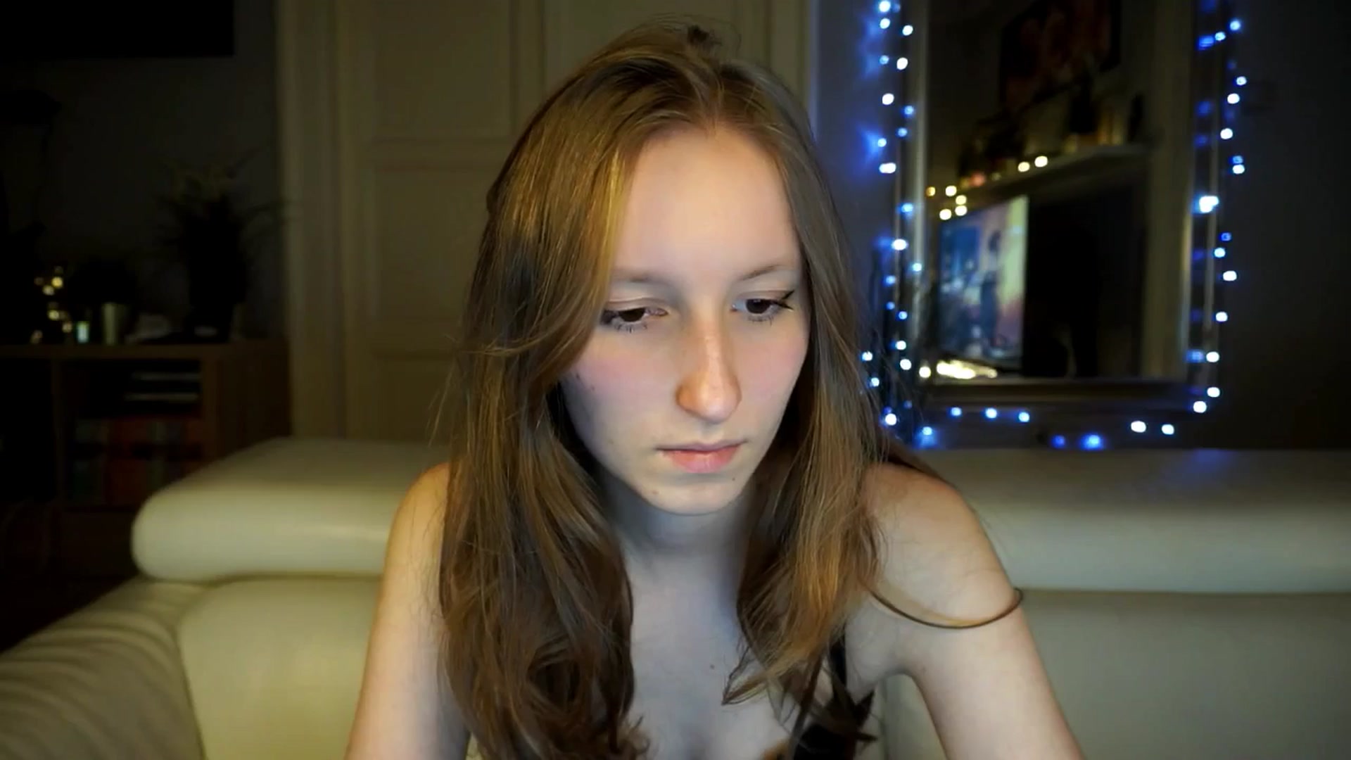 Gallery image thumbnail from Sw33t_g1rl's myfreecams stream on, 03/13/2026, 20:11 image 18 of 20
