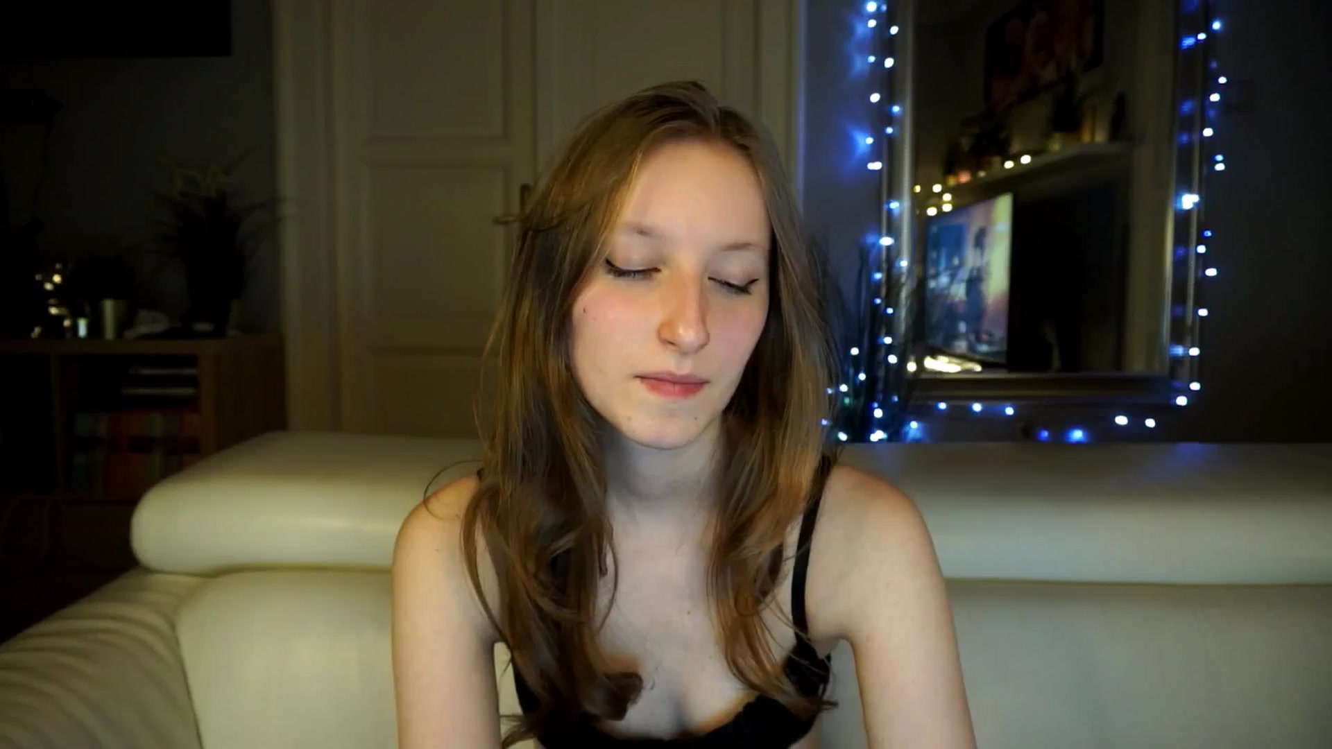 Gallery image thumbnail from Sw33t_g1rl's myfreecams stream on, 03/13/2026, 20:11 image 20 of 20