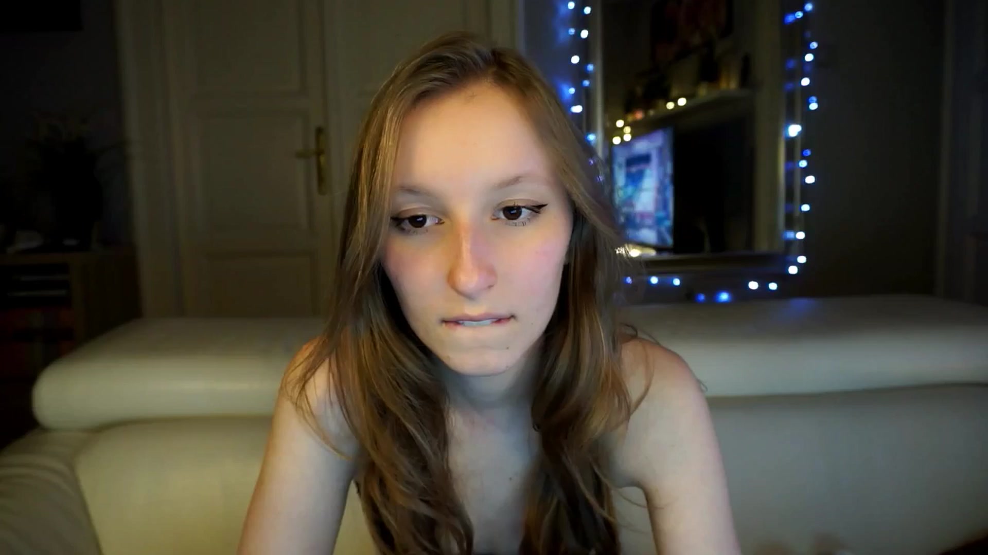 Gallery image thumbnail from Sw33t_g1rl's myfreecams stream on, 03/13/2026, 20:11 image 3 of 20