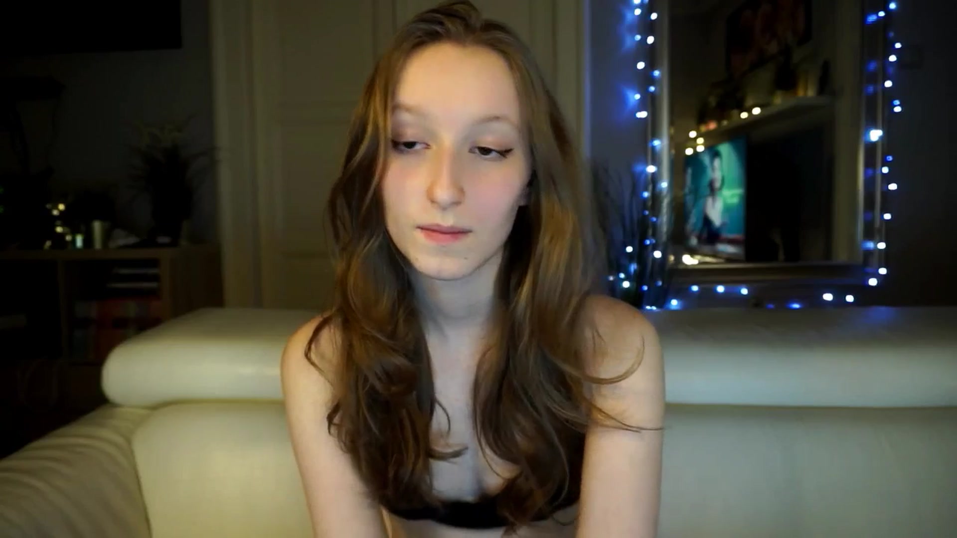 Gallery image thumbnail from Sw33t_g1rl's myfreecams stream on, 03/14/2026, 18:07 image 15 of 20