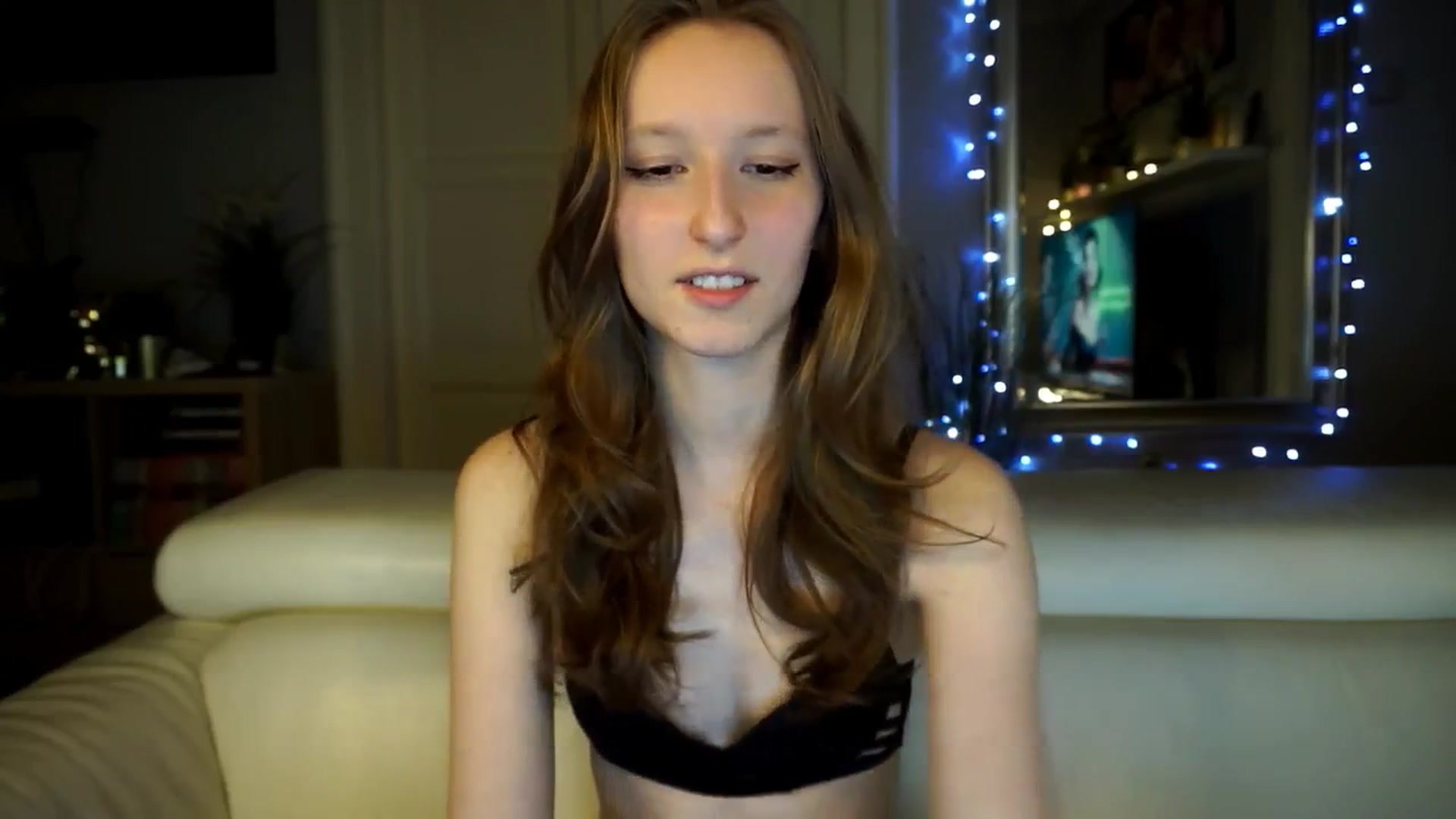 Gallery image thumbnail from Sw33t_g1rl's myfreecams stream on, 03/14/2026, 18:07 image 16 of 20