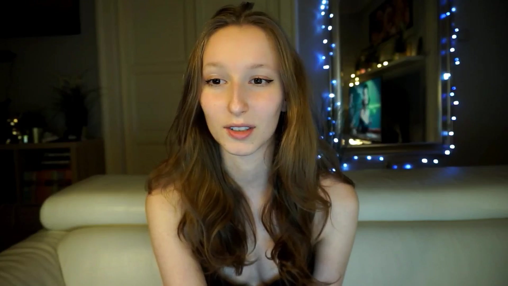 Gallery image thumbnail from Sw33t_g1rl's myfreecams stream on, 03/14/2026, 18:07 image 4 of 20