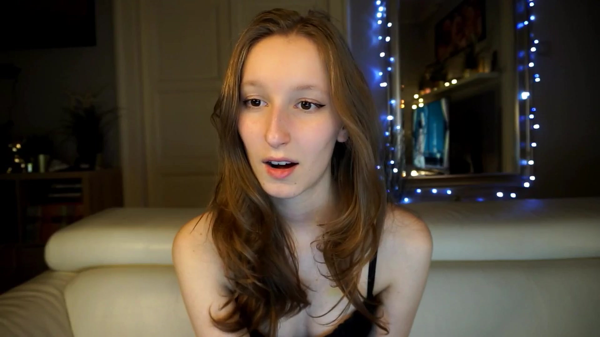 Gallery image thumbnail from Sw33t_g1rl's myfreecams stream on, 03/14/2026, 20:36 image 17 of 20