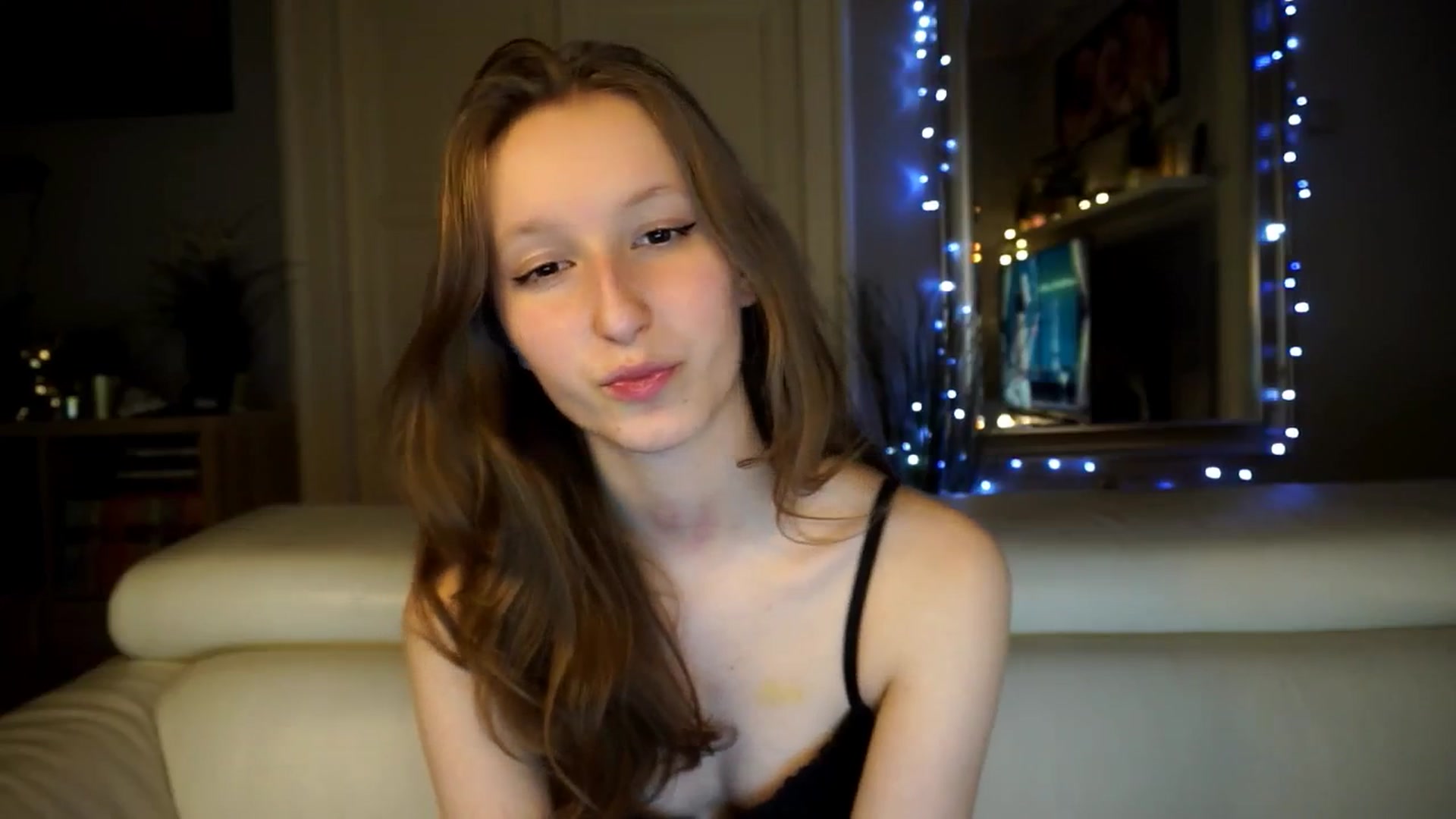Gallery image thumbnail from Sw33t_g1rl's myfreecams stream on, 03/14/2026, 20:36 image 14 of 20