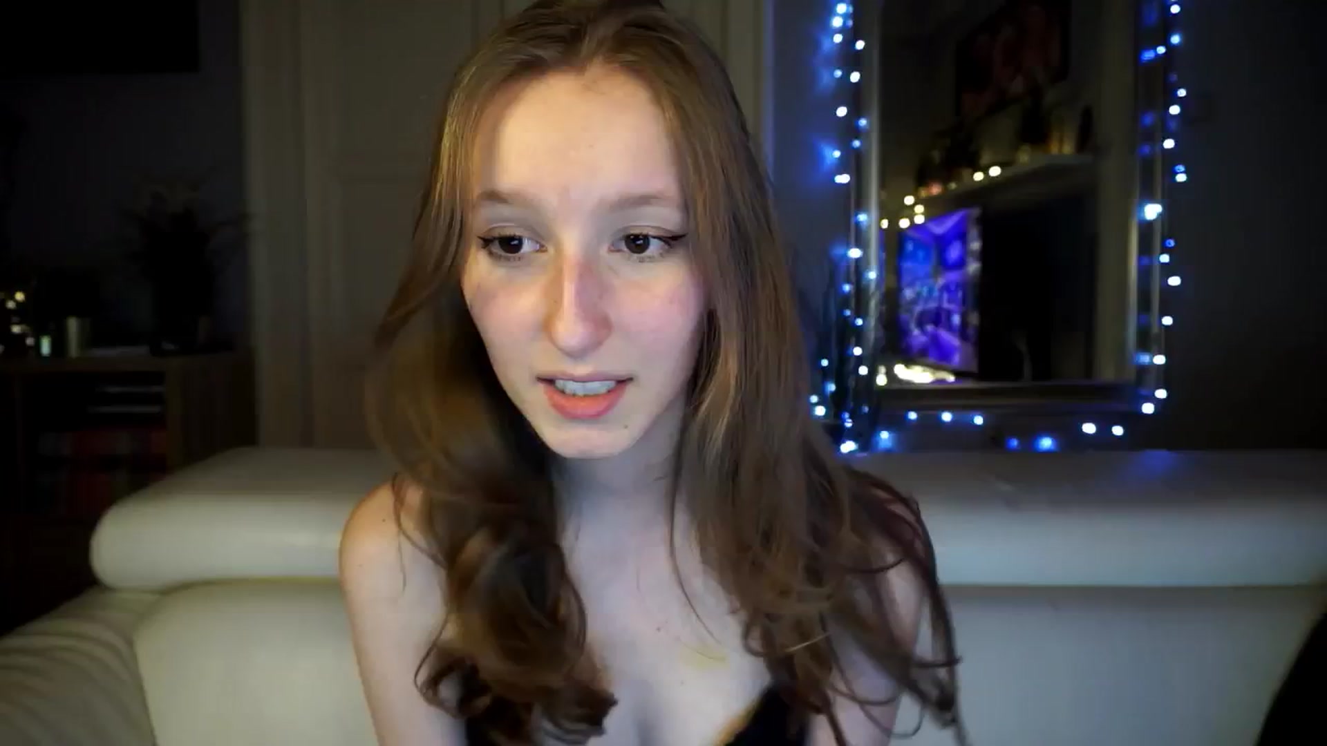 Gallery image thumbnail from Sw33t_g1rl's myfreecams stream on, 03/15/2026, 18:14 image 12 of 20