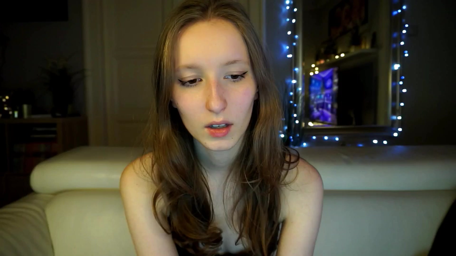 Gallery image thumbnail from Sw33t_g1rl's myfreecams stream on, 03/15/2026, 18:14 image 15 of 20