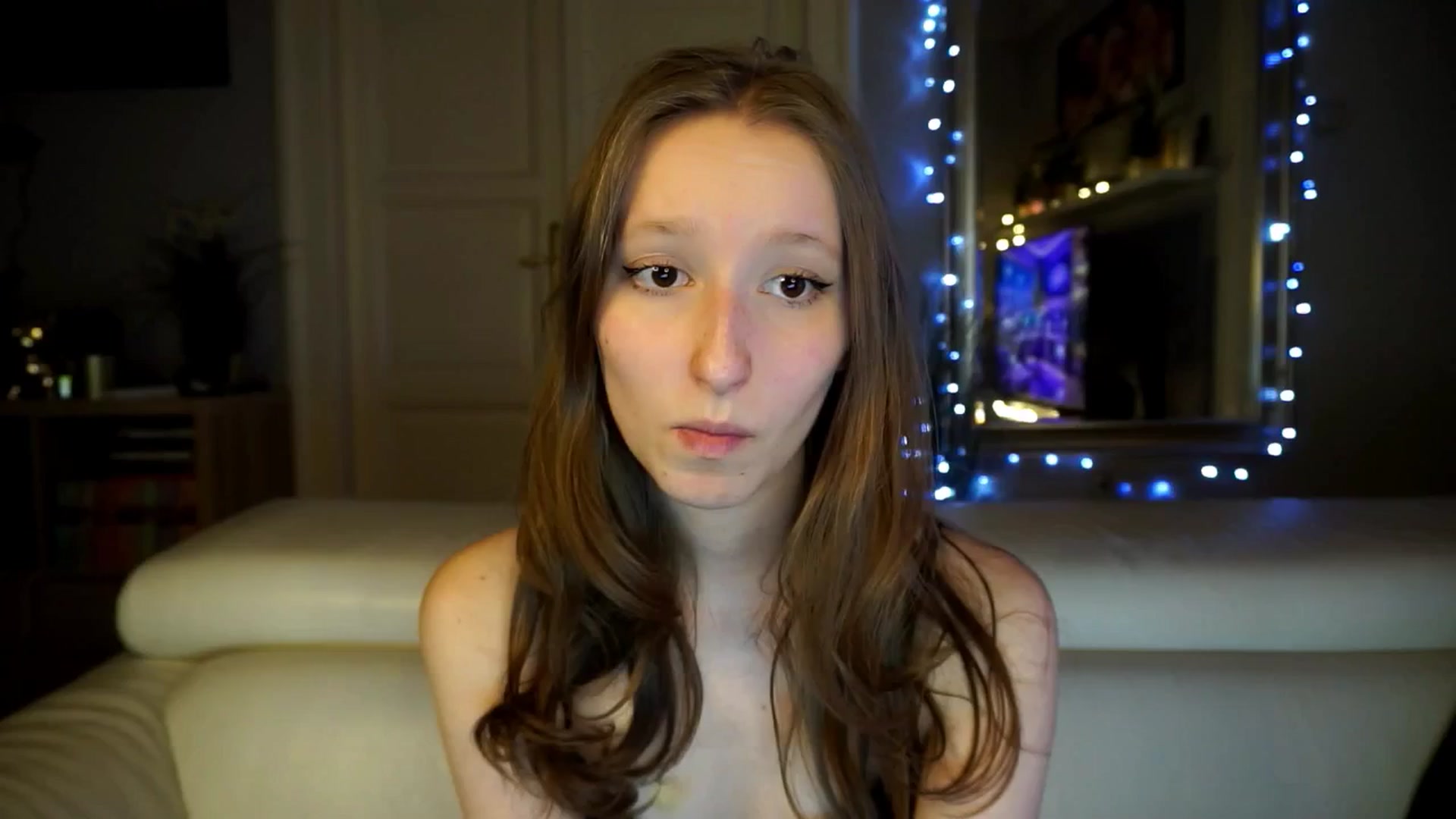 Gallery image thumbnail from Sw33t_g1rl's myfreecams stream on, 03/15/2026, 18:14 image 5 of 20