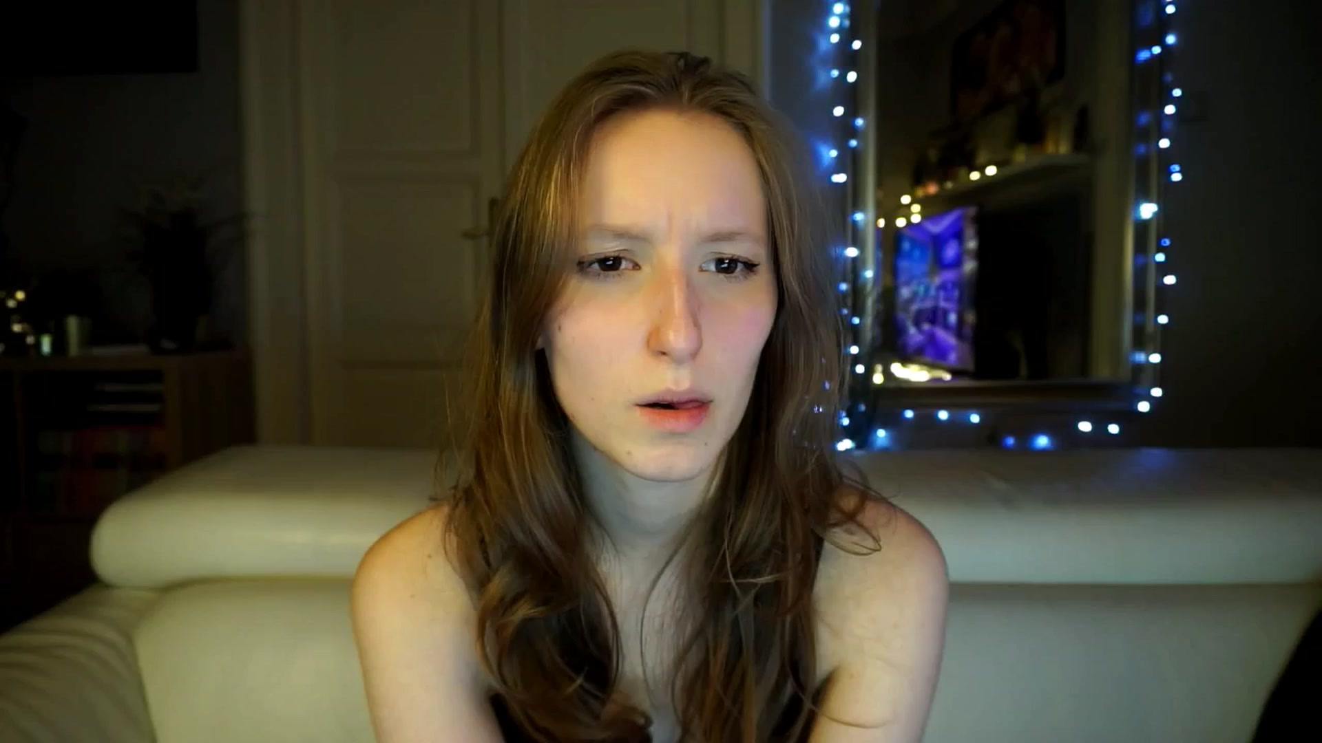 Gallery image thumbnail from Sw33t_g1rl's myfreecams stream on, 03/15/2026, 18:14 image 14 of 20