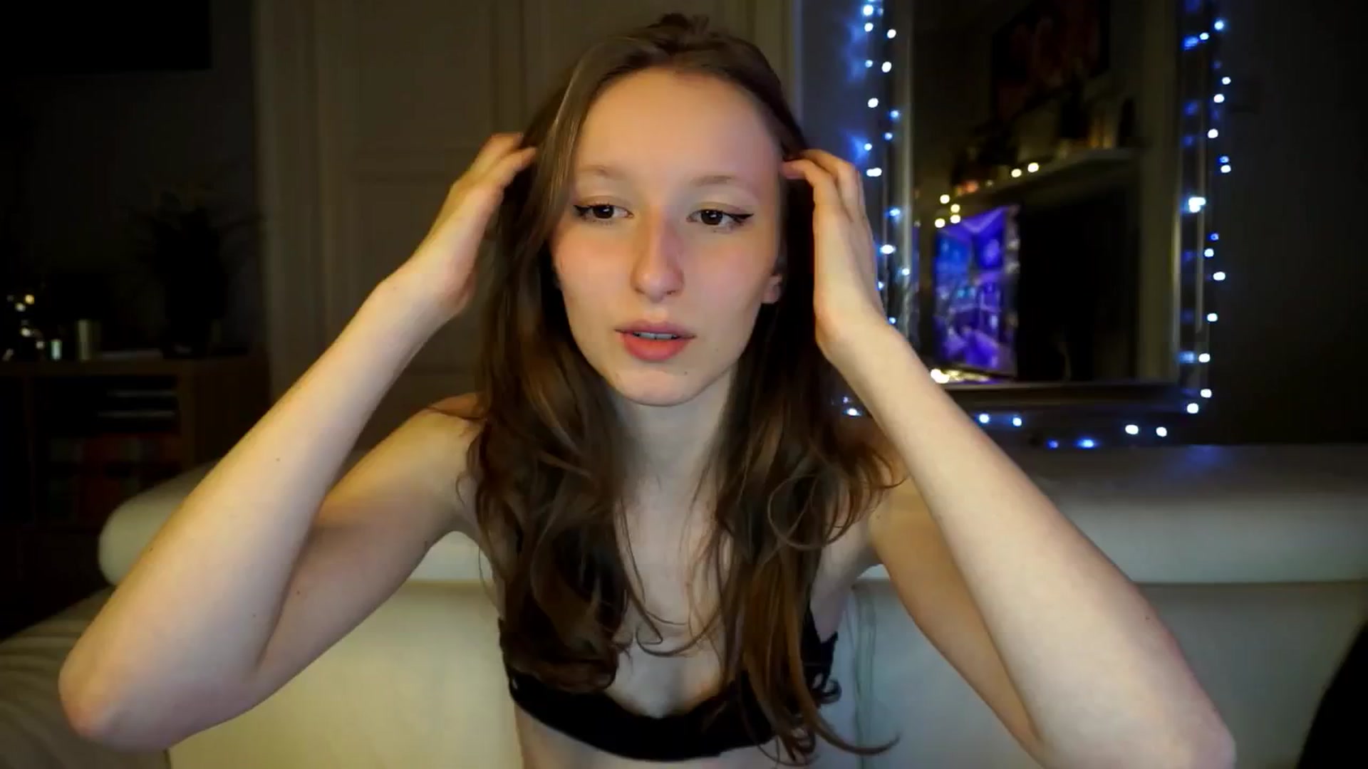 Gallery image thumbnail from Sw33t_g1rl's myfreecams stream on, 03/15/2026, 18:14 image 10 of 20