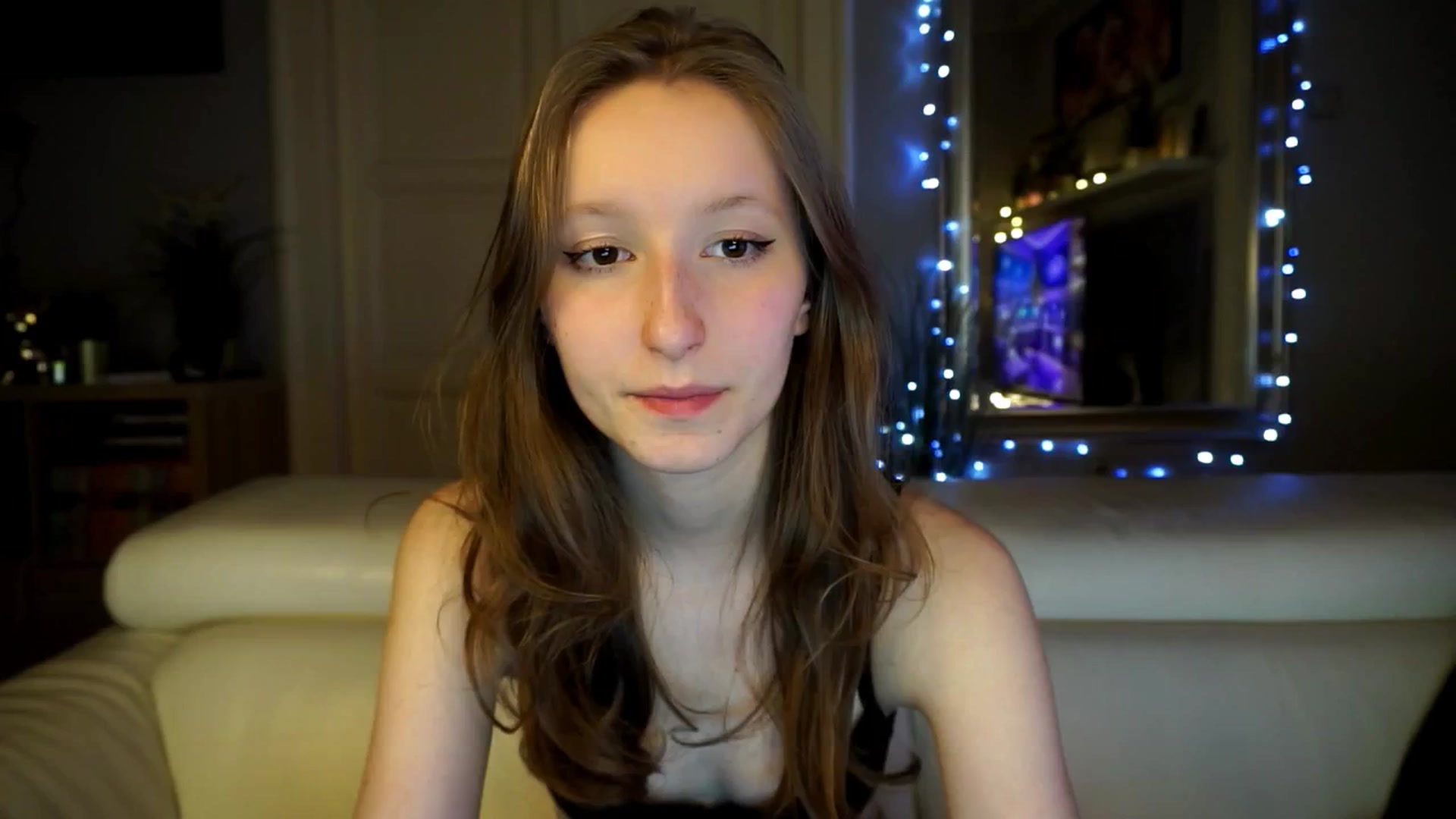 Gallery image thumbnail from Sw33t_g1rl's myfreecams stream on, 03/15/2026, 18:14 image 9 of 20