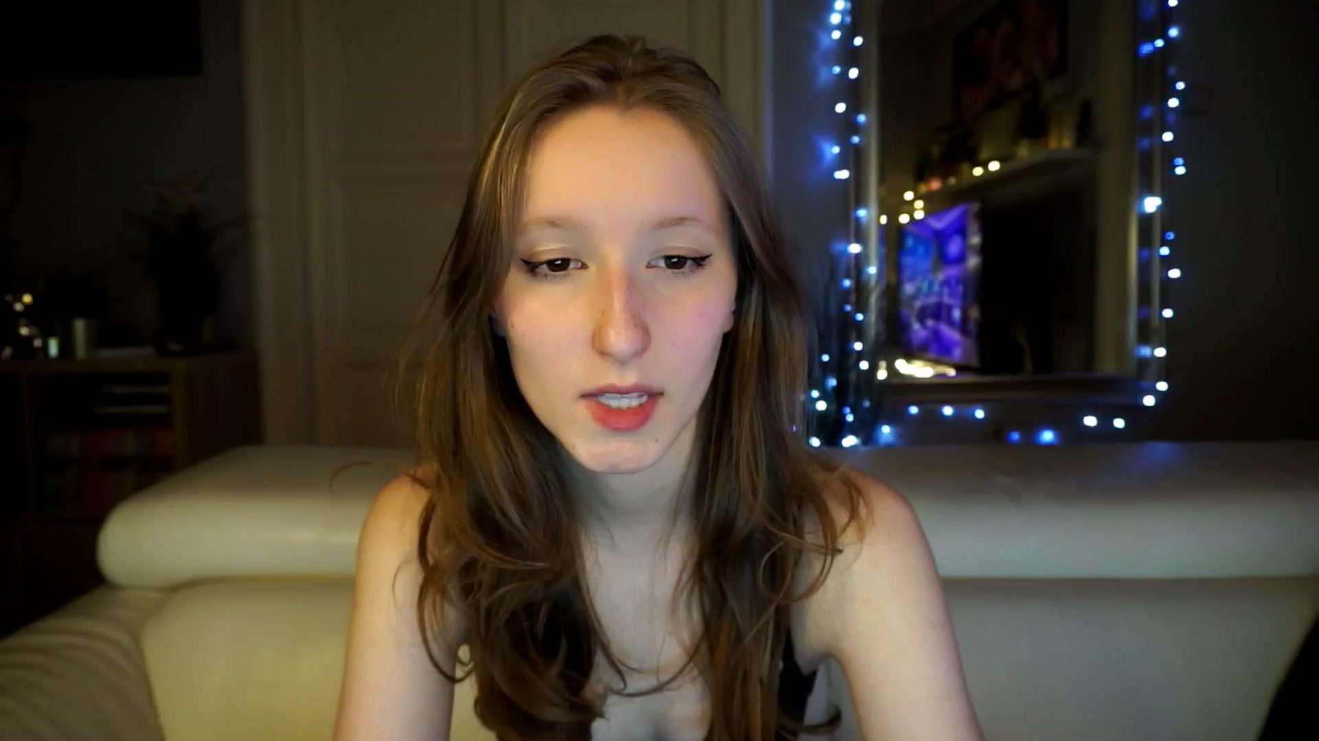 Gallery image thumbnail from Sw33t_g1rl's myfreecams stream on, 03/15/2026, 18:14 image 8 of 20