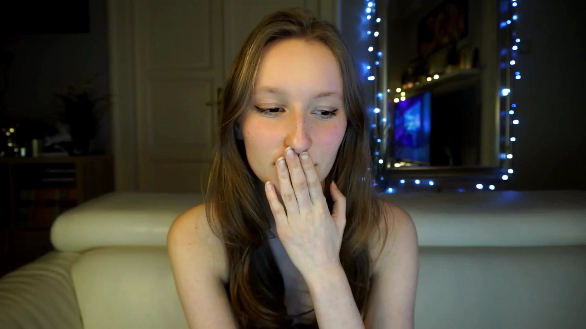 Gallery image thumbnail from Sw33t_g1rl's myfreecams stream on, 03/16/2026, 19:00 image 20 of 20