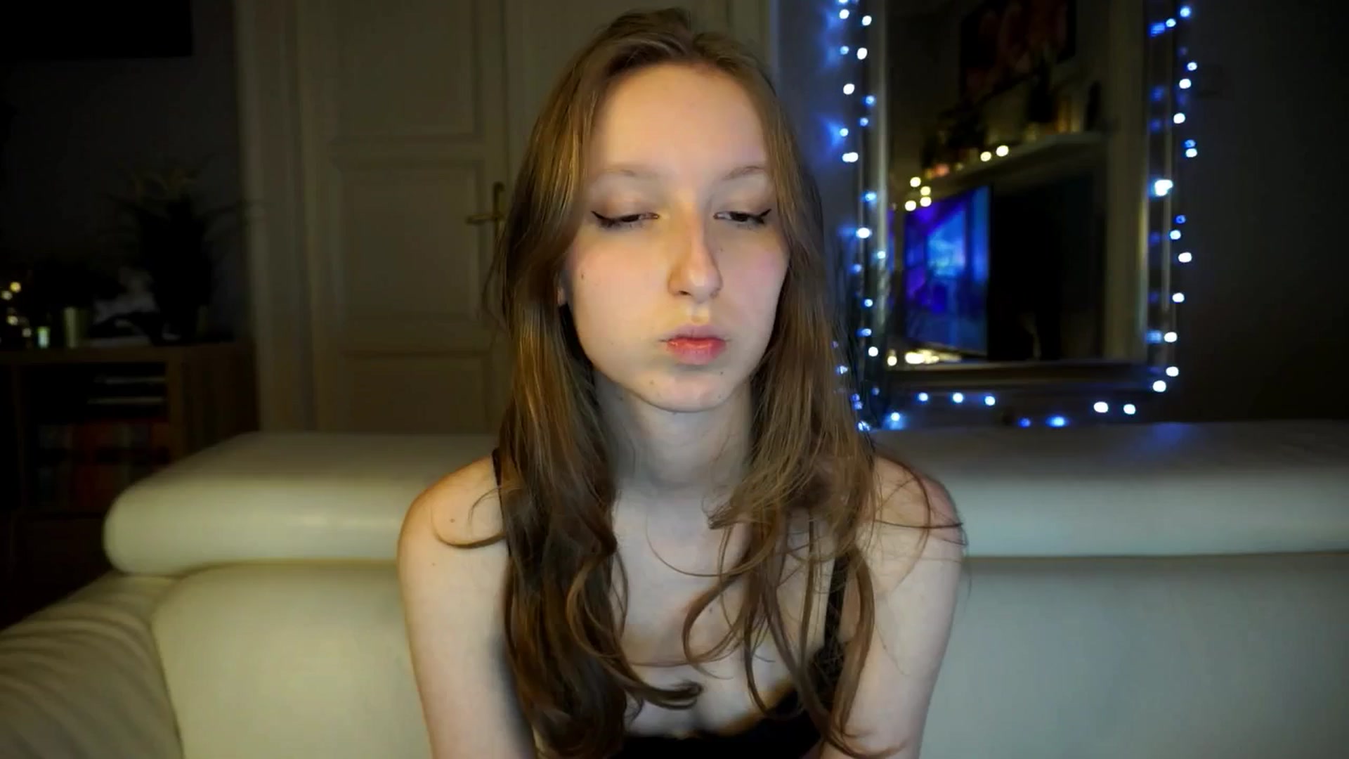 Gallery image thumbnail from Sw33t_g1rl's myfreecams stream on, 03/16/2026, 19:00 image 2 of 20