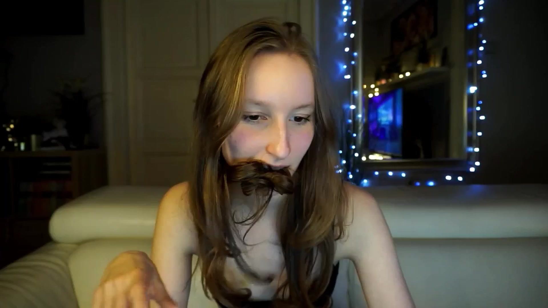 Gallery image thumbnail from Sw33t_g1rl's myfreecams stream on, 03/16/2026, 19:00 image 17 of 20