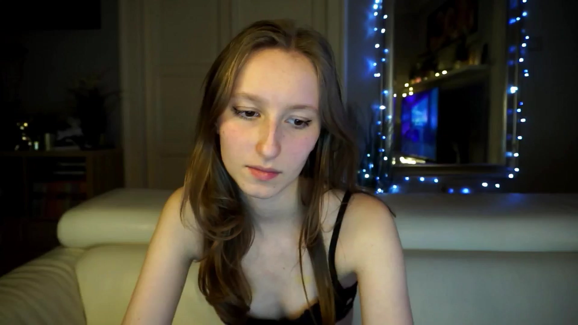 Gallery image thumbnail from Sw33t_g1rl's myfreecams stream on, 03/16/2026, 19:00 image 15 of 20