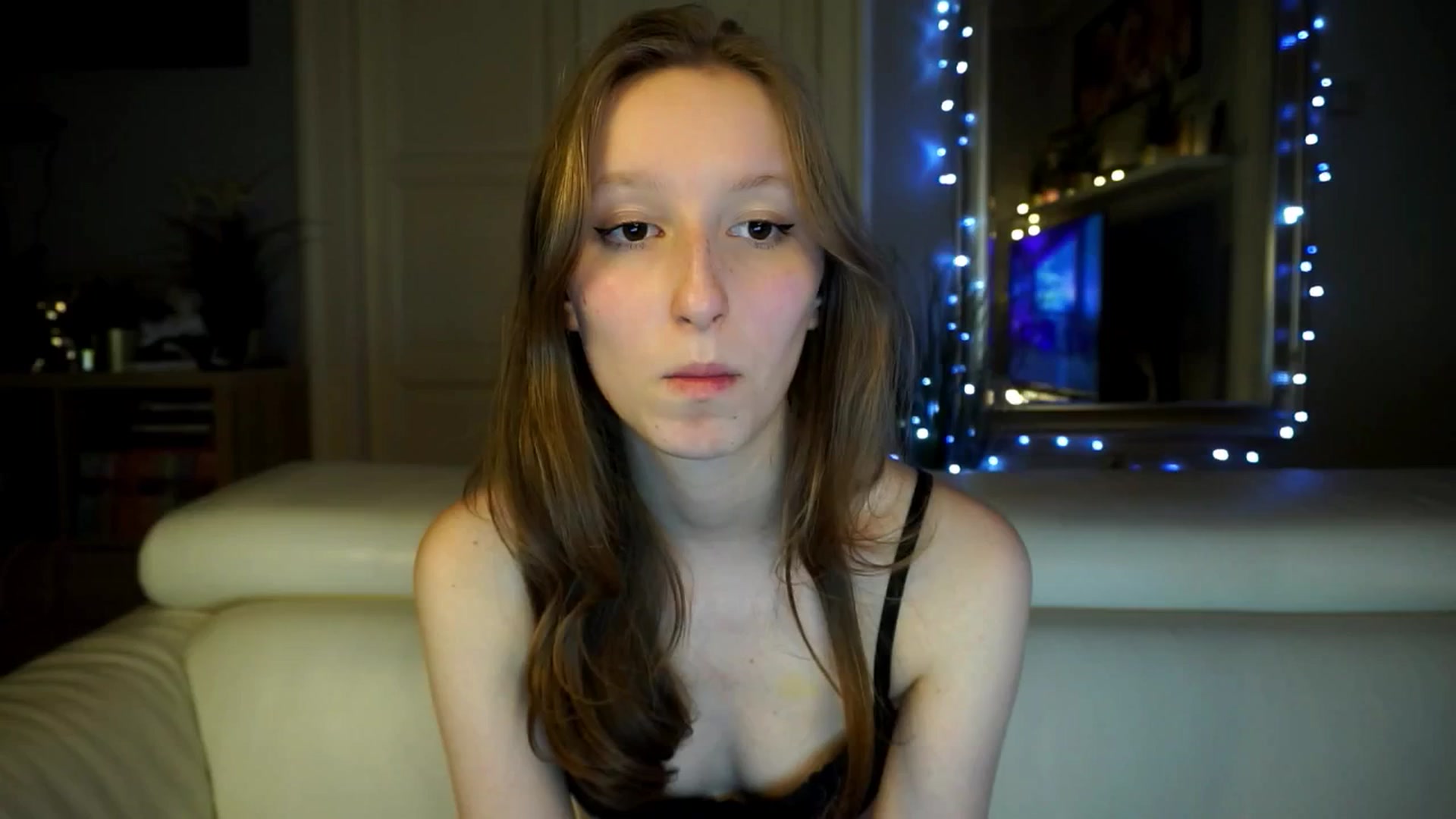 Gallery image thumbnail from Sw33t_g1rl's myfreecams stream on, 03/16/2026, 19:00 image 13 of 20