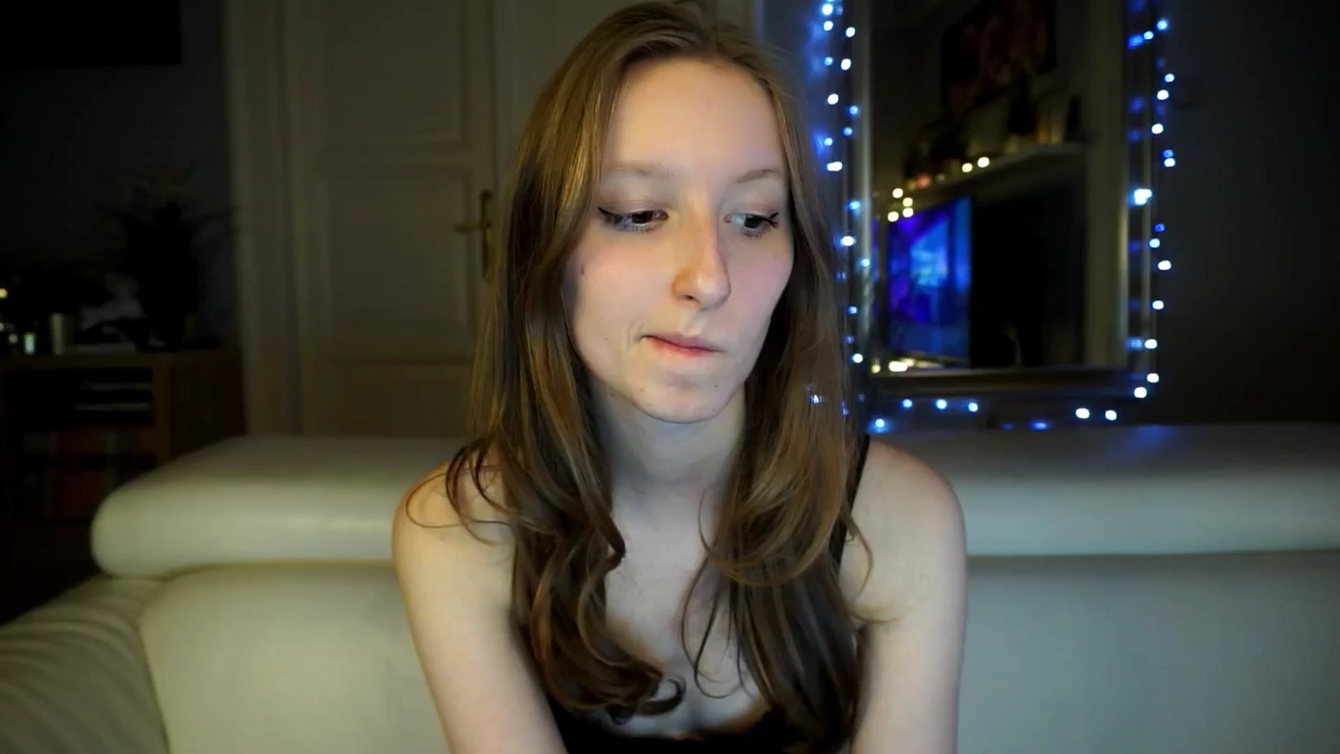 Gallery image thumbnail from Sw33t_g1rl's myfreecams stream on, 03/16/2026, 19:00 image 6 of 20