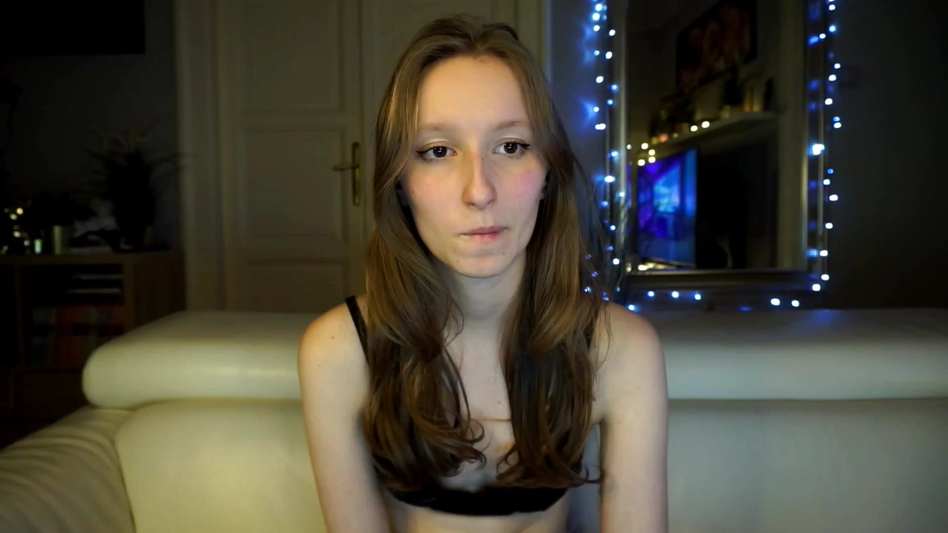 Gallery image thumbnail from Sw33t_g1rl's myfreecams stream on, 03/16/2026, 19:00 image 19 of 20