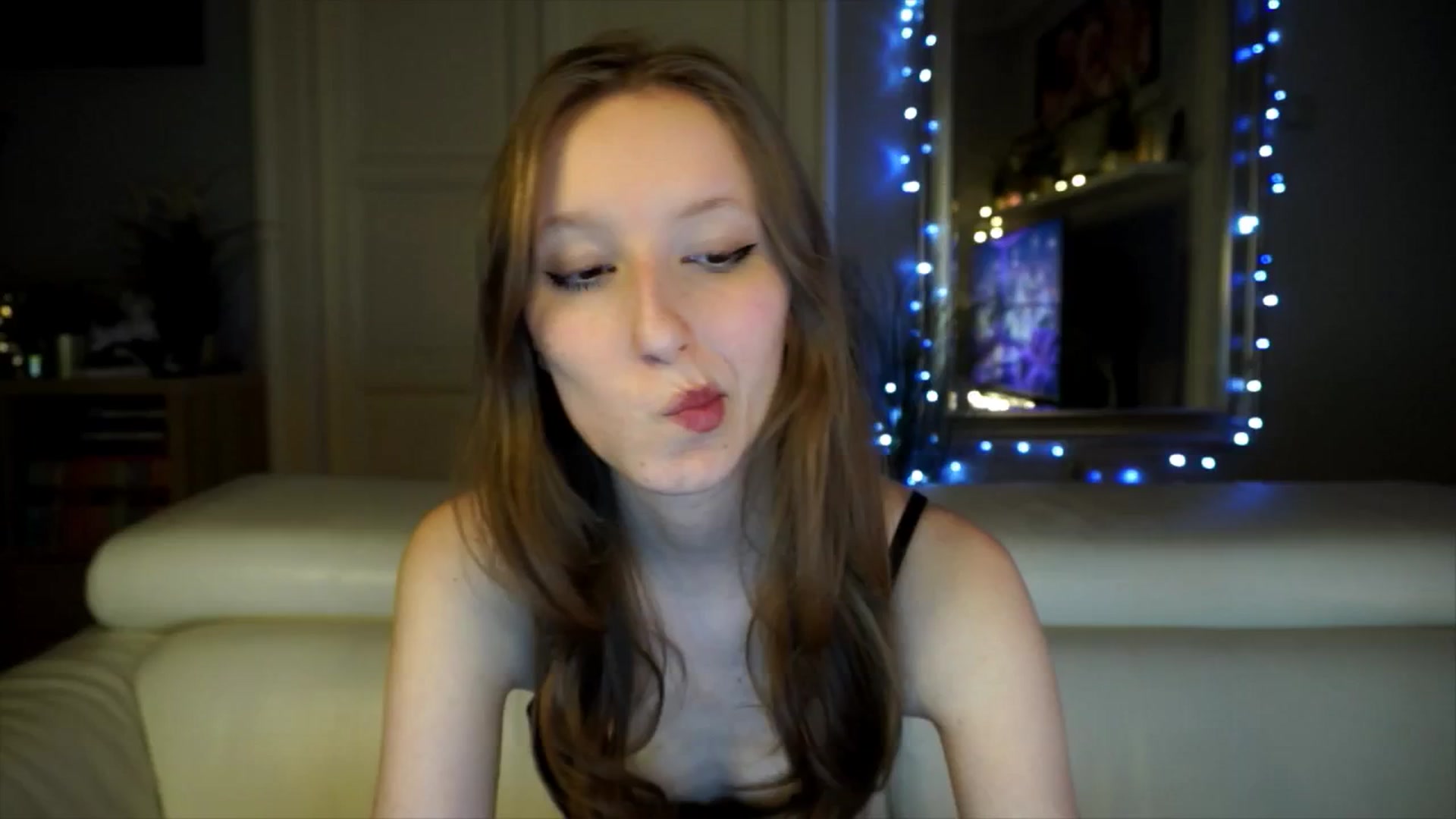 Gallery image thumbnail from Sw33t_g1rl's myfreecams stream on, 03/17/2026, 18:16 image 19 of 20