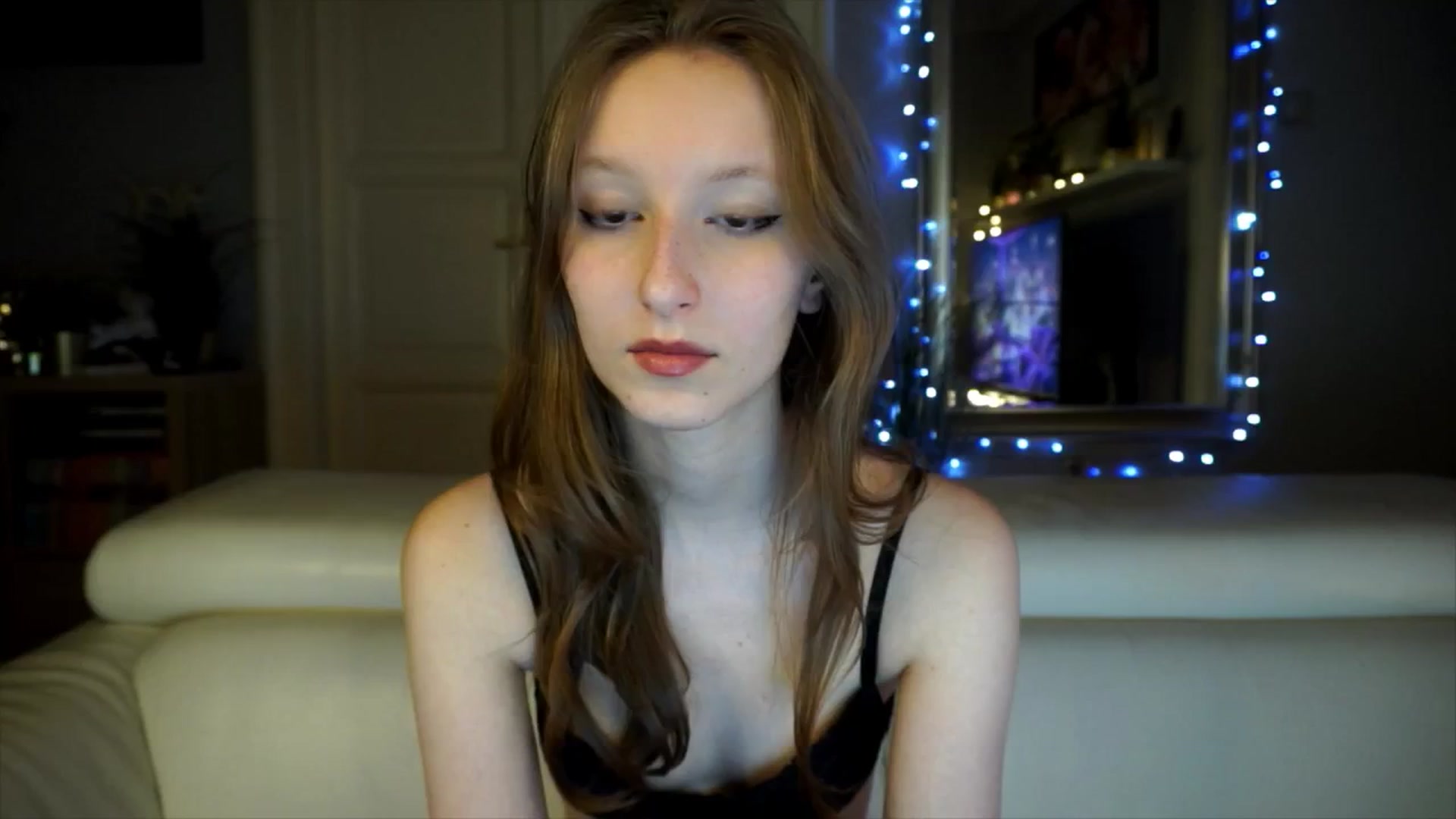 Gallery image thumbnail from Sw33t_g1rl's myfreecams stream on, 03/17/2026, 18:16 image 6 of 20