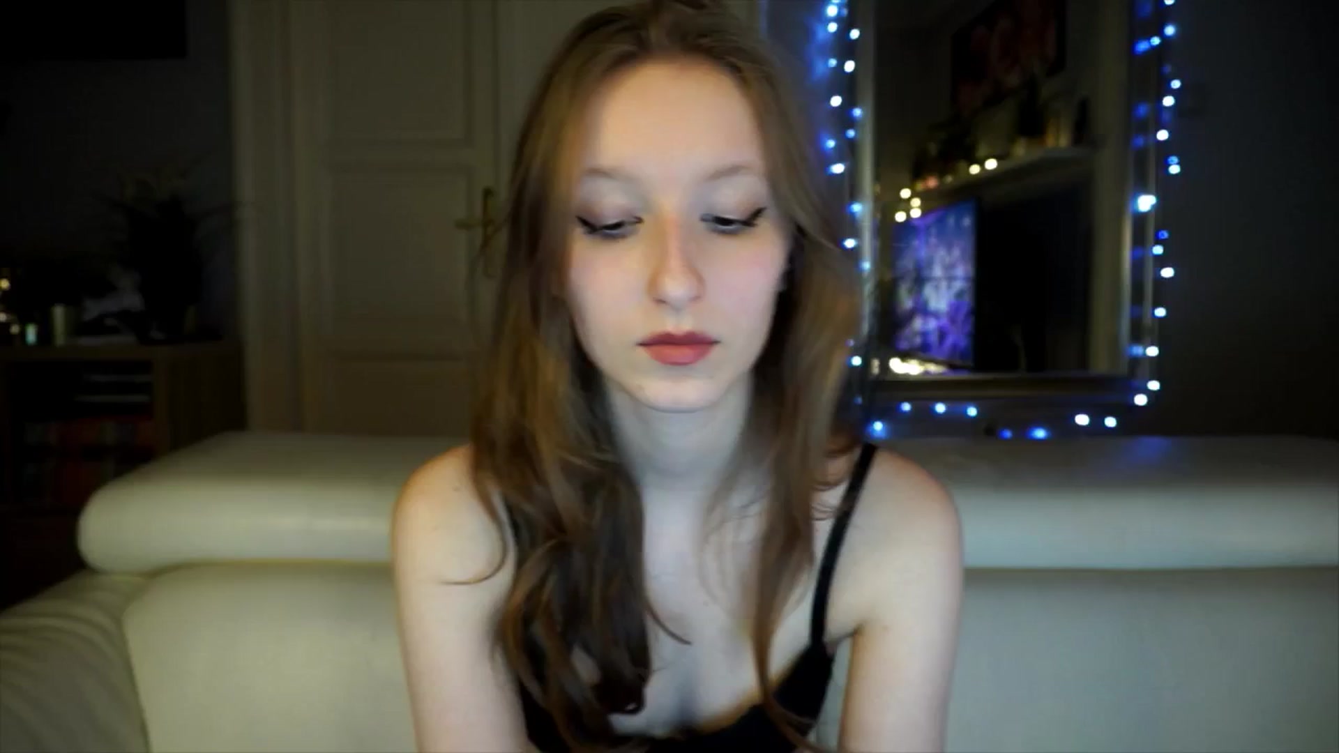 Gallery image thumbnail from Sw33t_g1rl's myfreecams stream on, 03/17/2026, 18:16 image 7 of 20