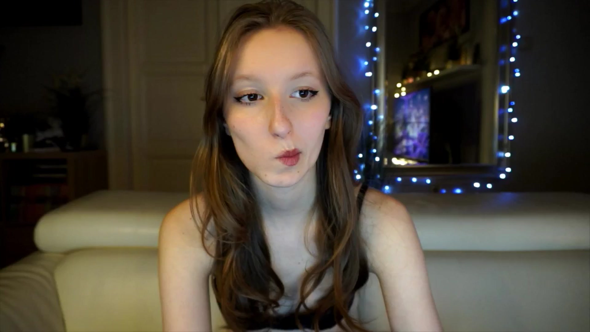 Gallery image thumbnail from Sw33t_g1rl's myfreecams stream on, 03/17/2026, 18:16 image 2 of 20