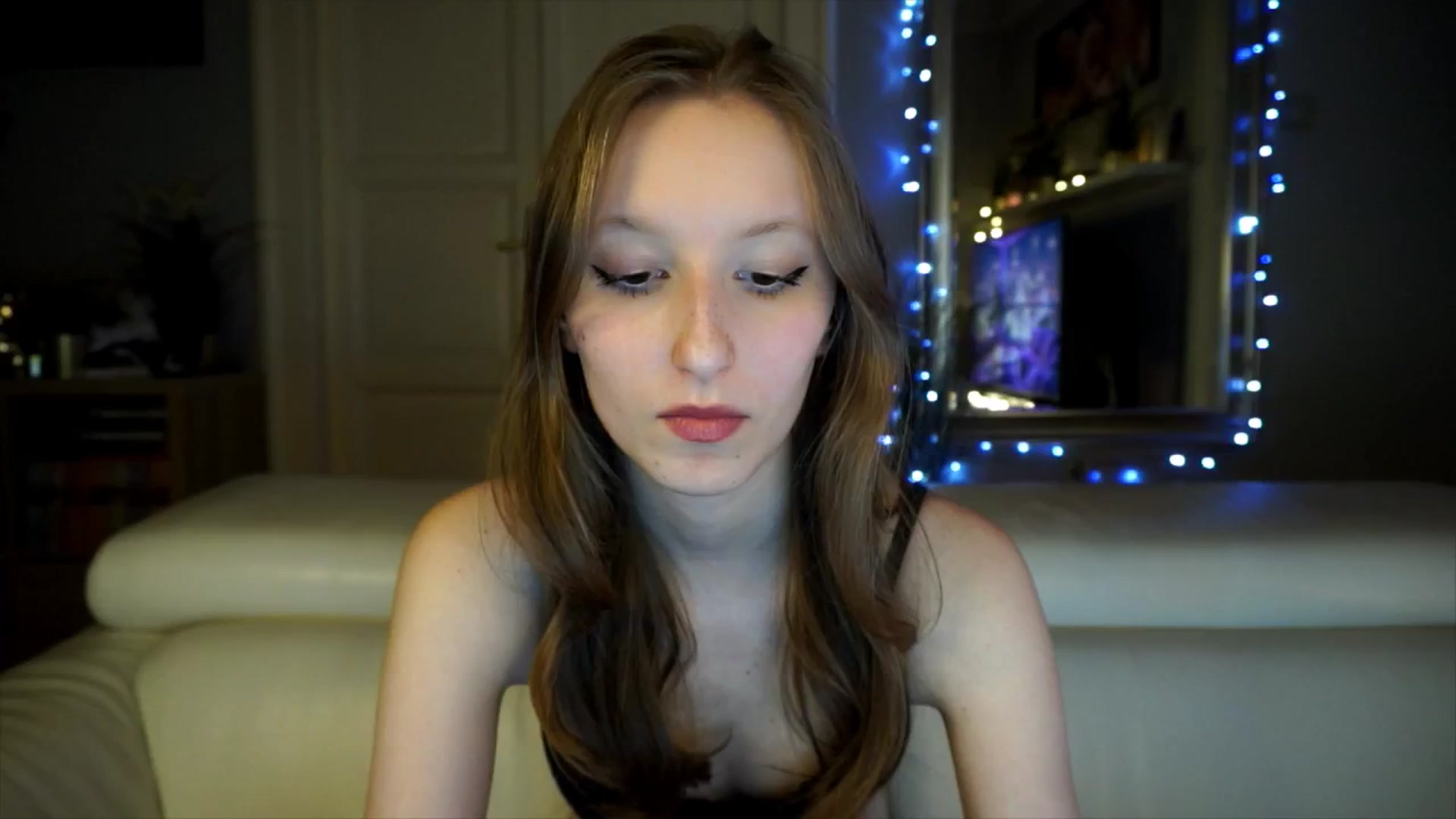 Gallery image thumbnail from Sw33t_g1rl's myfreecams stream on, 03/17/2026, 18:16 image 20 of 20
