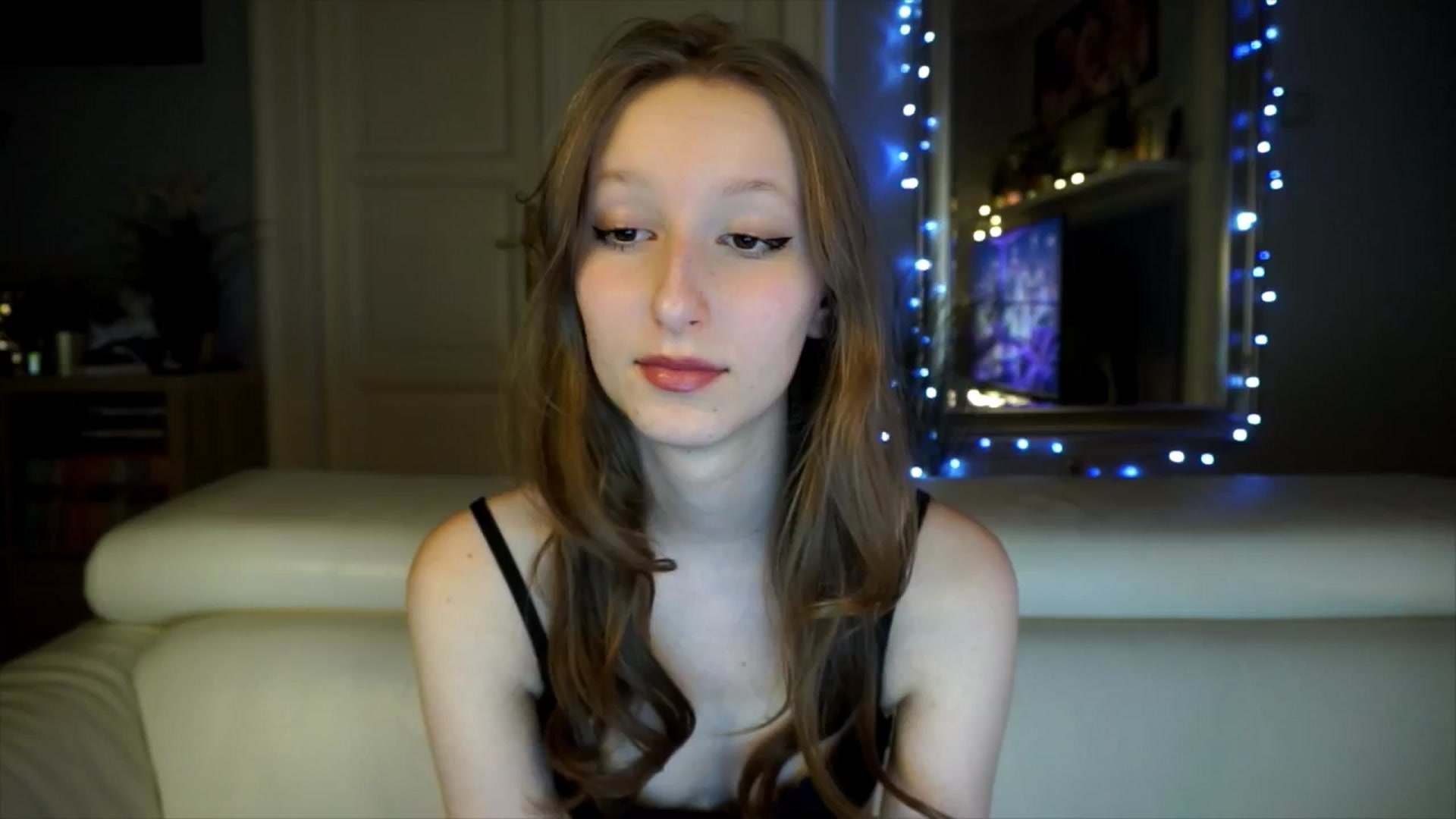 Gallery image thumbnail from Sw33t_g1rl's myfreecams stream on, 03/17/2026, 18:16 image 12 of 20