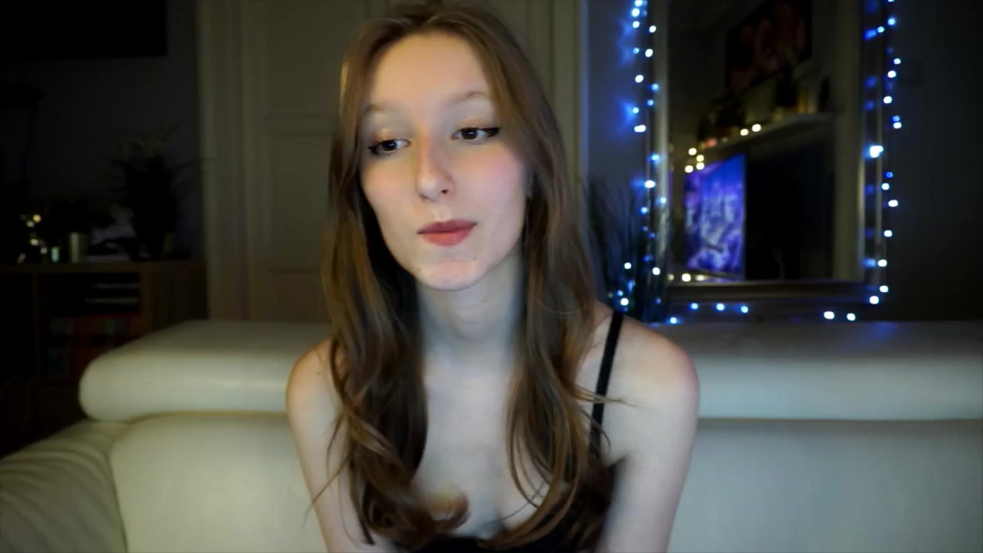 Gallery image thumbnail from Sw33t_g1rl's myfreecams stream on, 03/17/2026, 19:14 image 3 of 20