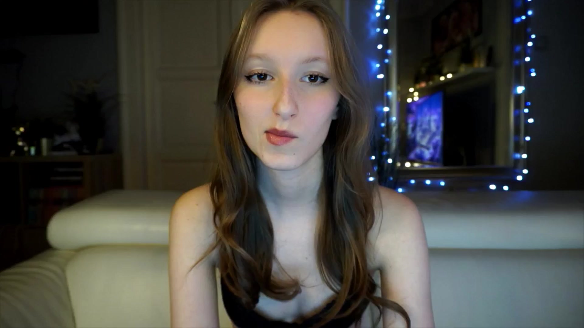 Gallery image thumbnail from Sw33t_g1rl's myfreecams stream on, 03/17/2026, 19:14 image 2 of 20