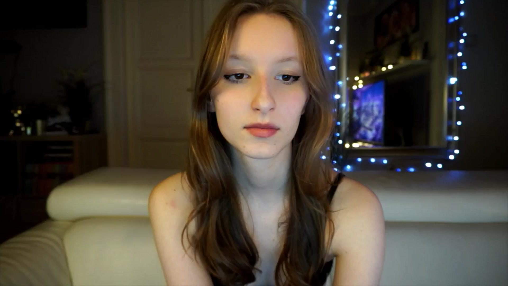 Gallery image thumbnail from Sw33t_g1rl's myfreecams stream on, 03/17/2026, 19:14 image 15 of 20