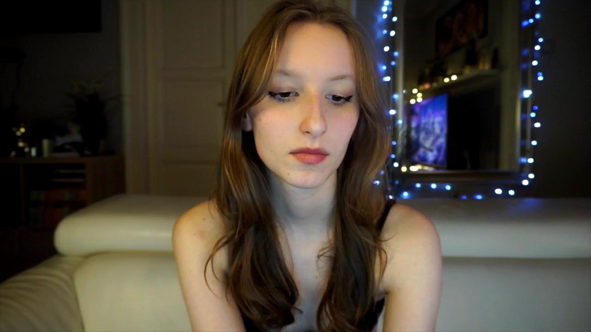 Gallery image thumbnail from Sw33t_g1rl's myfreecams stream on, 03/17/2026, 19:14 image 14 of 20