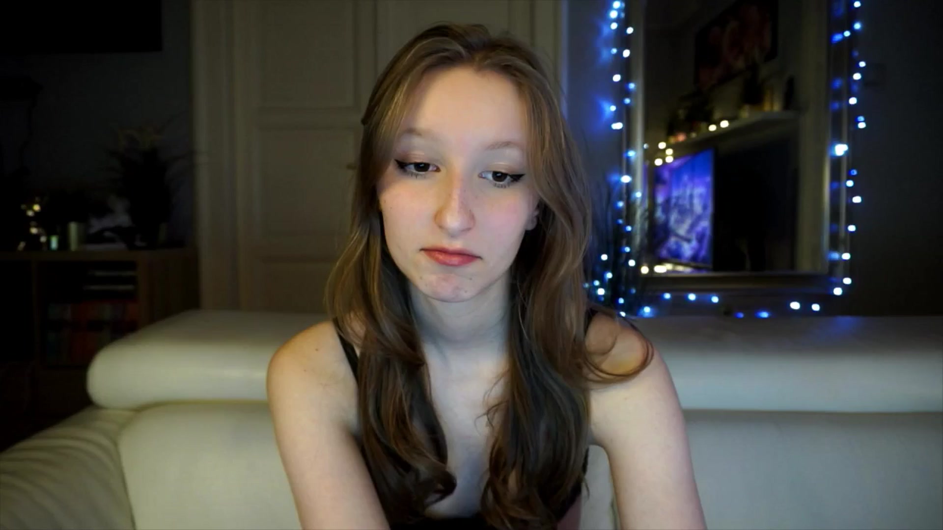 Gallery image thumbnail from Sw33t_g1rl's myfreecams stream on, 03/17/2026, 19:14 image 9 of 20