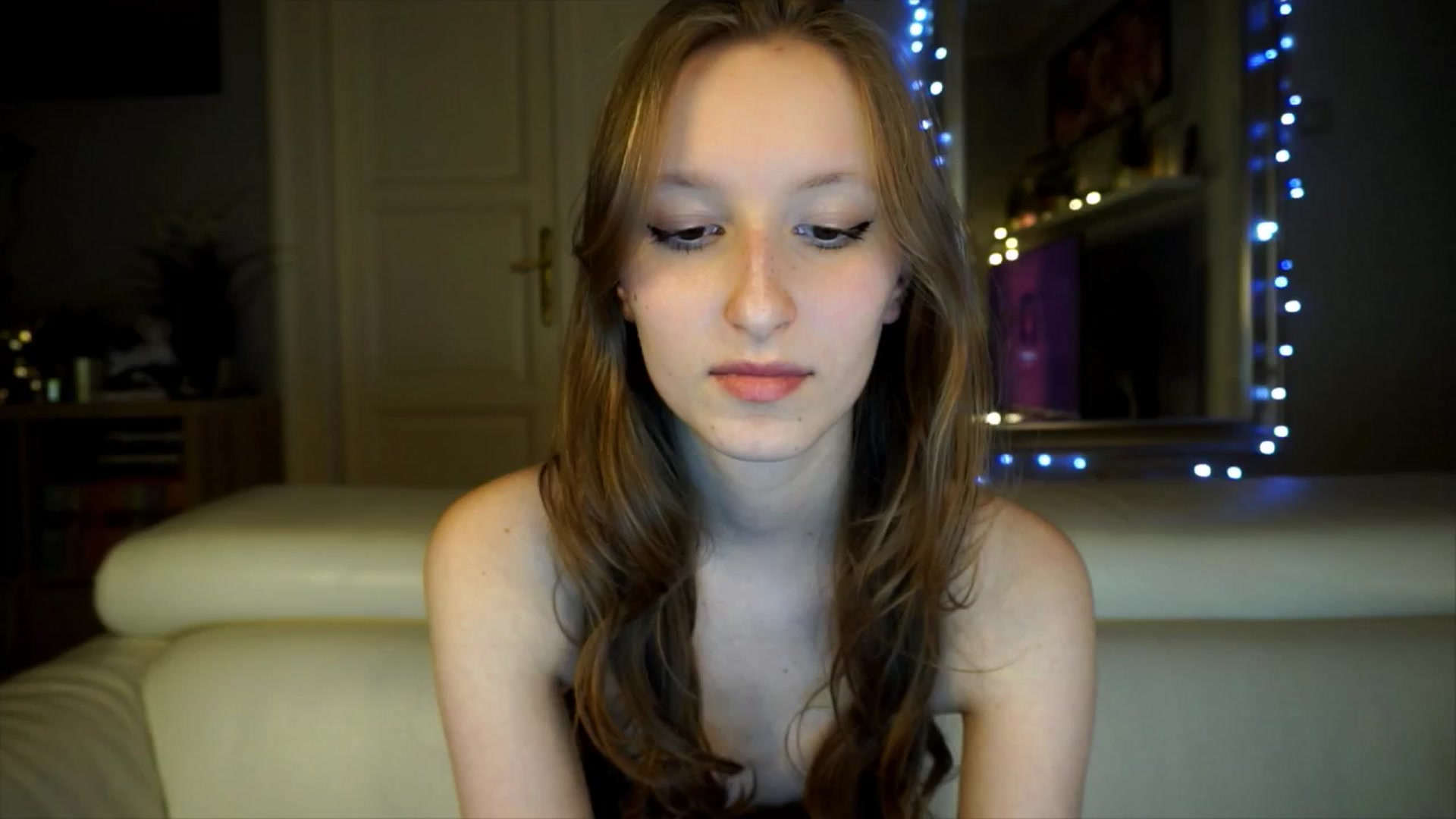 Gallery image thumbnail from Sw33t_g1rl's myfreecams stream on, 03/17/2026, 21:40 image 18 of 20