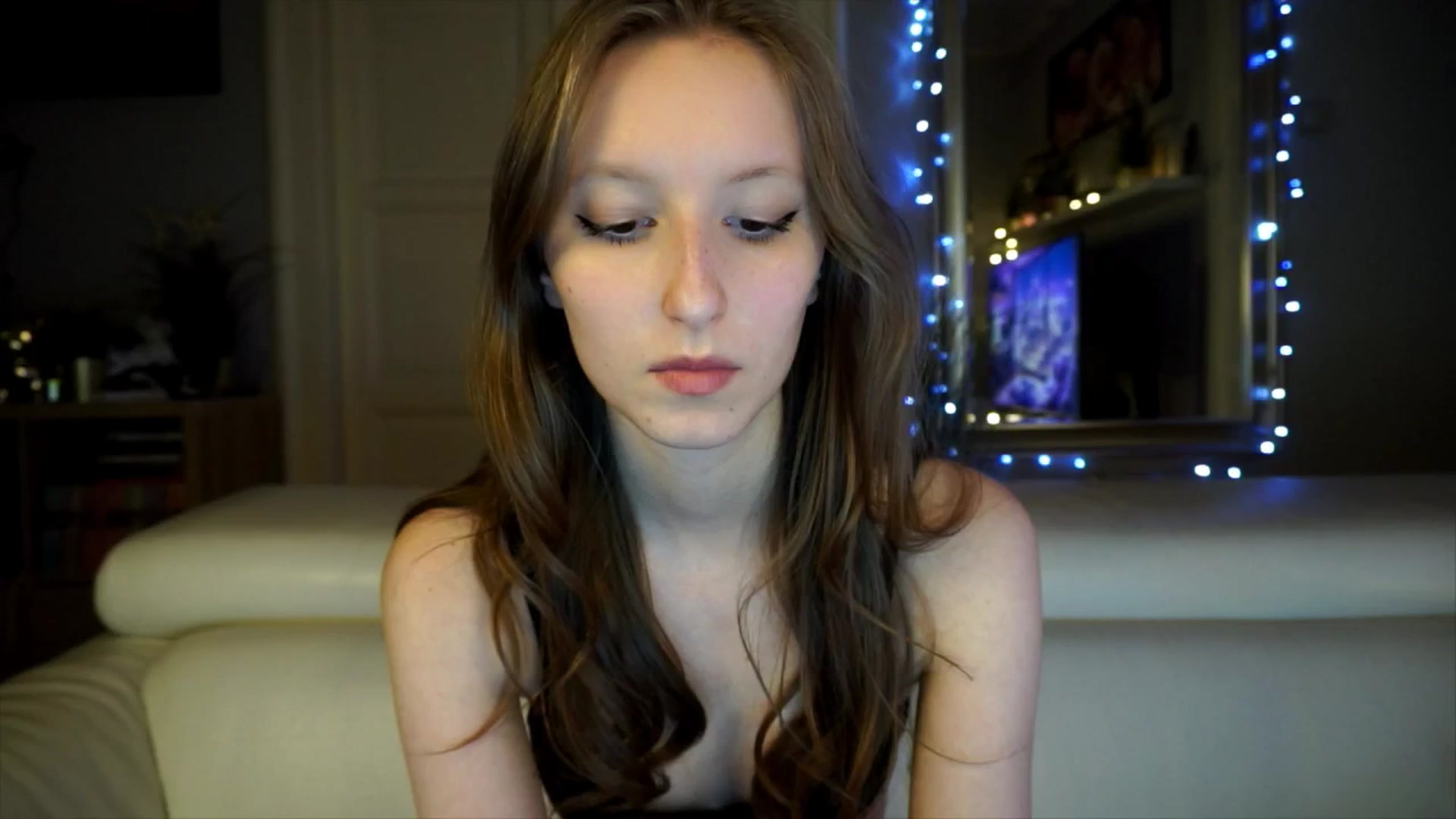 Gallery image thumbnail from Sw33t_g1rl's myfreecams stream on, 03/17/2026, 21:40 image 13 of 20