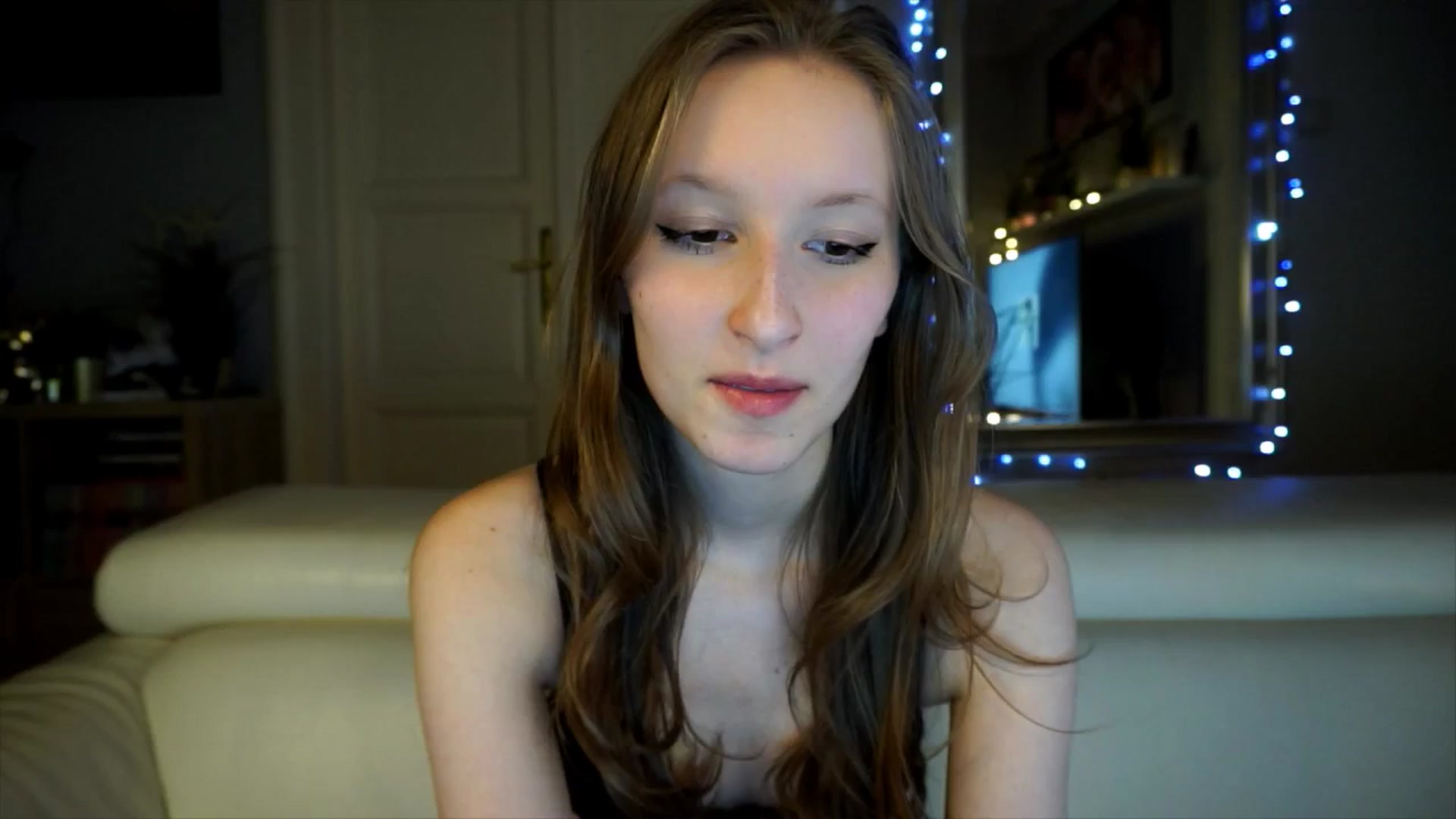 Gallery image thumbnail from Sw33t_g1rl's myfreecams stream on, 03/17/2026, 21:40 image 19 of 20