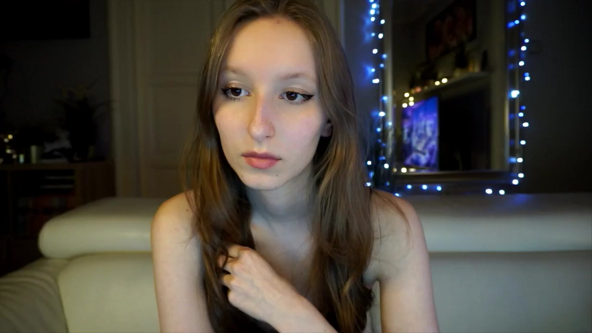 Gallery image thumbnail from Sw33t_g1rl's myfreecams stream on, 03/17/2026, 21:40 image 14 of 20