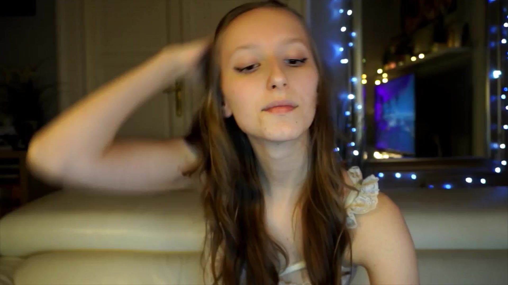 Gallery image thumbnail from Sw33t_g1rl's myfreecams stream on, 03/18/2026, 19:00 image 15 of 20