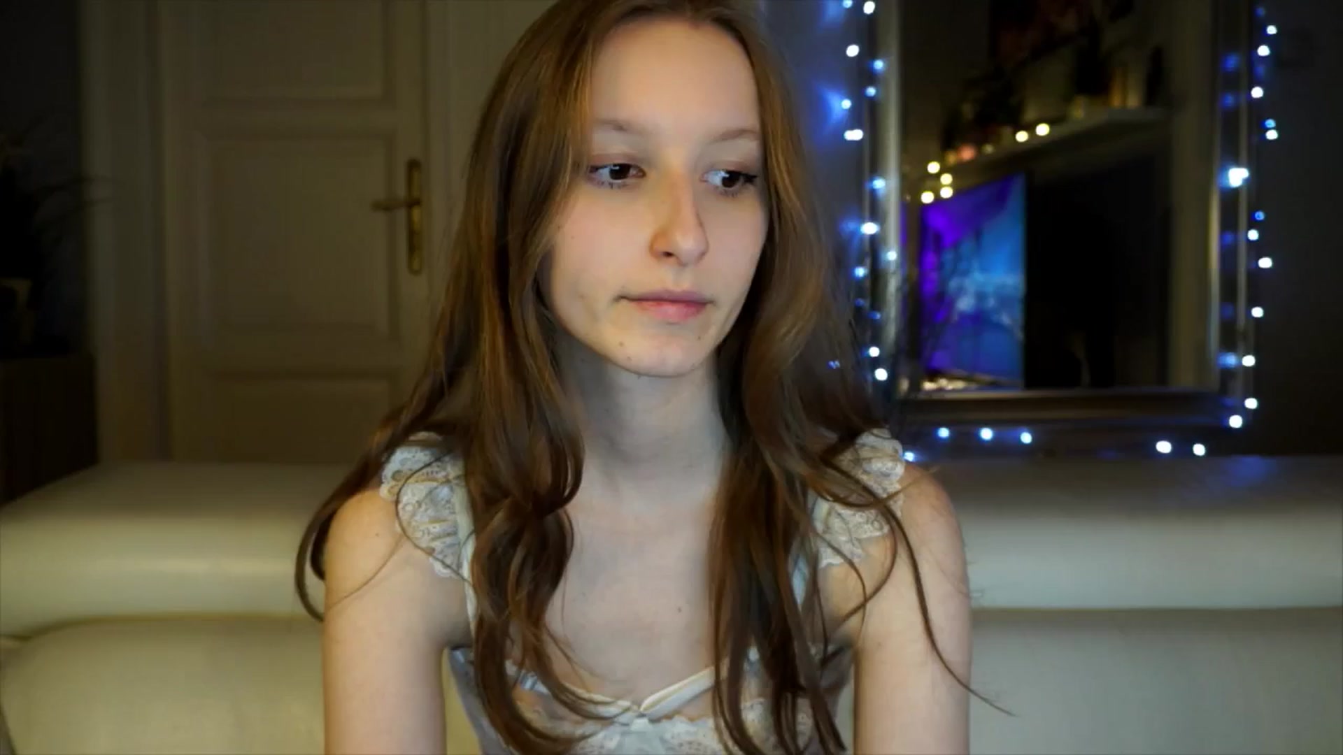 Gallery image thumbnail from Sw33t_g1rl's myfreecams stream on, 03/18/2026, 19:00 image 4 of 20